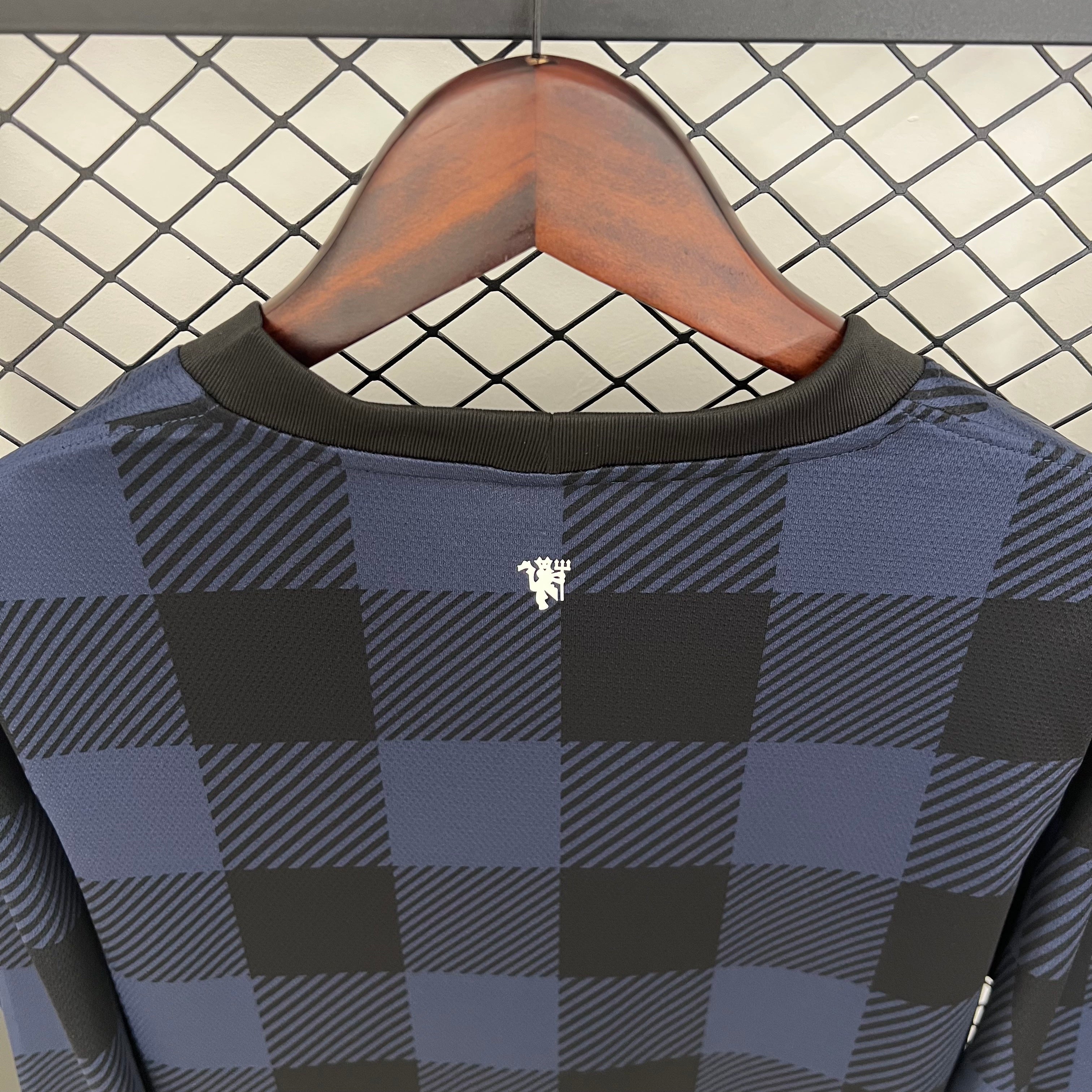 2010s Manchester United Retro Football Shirt | Navy Black Third