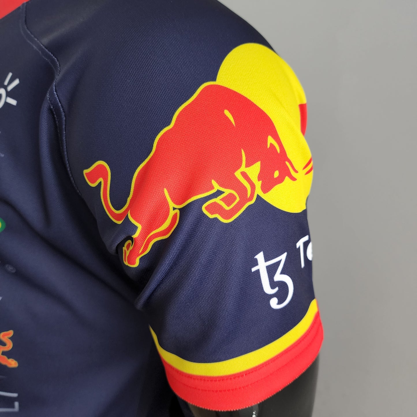 Red Bull Racing F1 2023 Player Fit T-Shirt Artic Wolf | Navy Blue