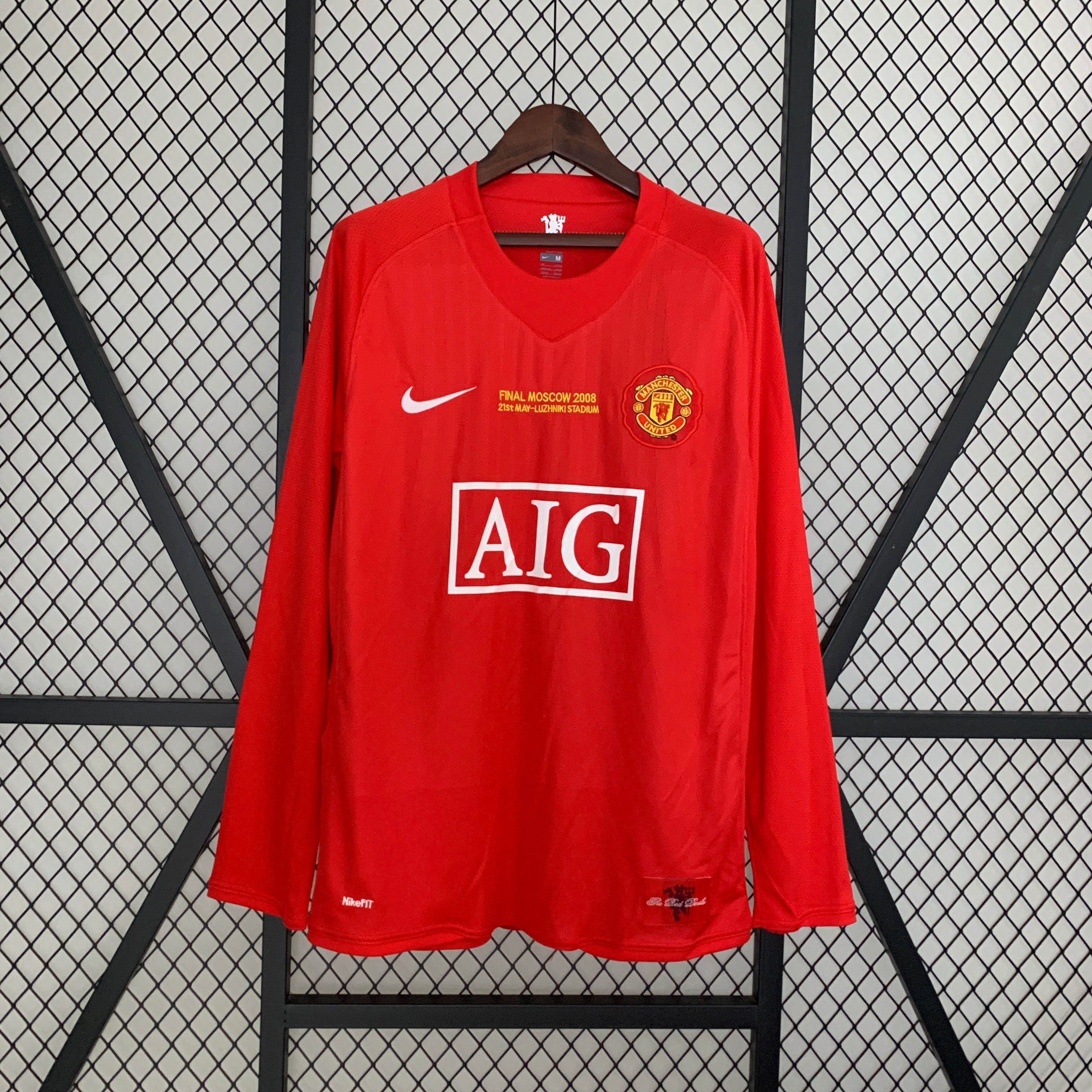 2000s Manchester United Retro Football Shirt | Red White Home
