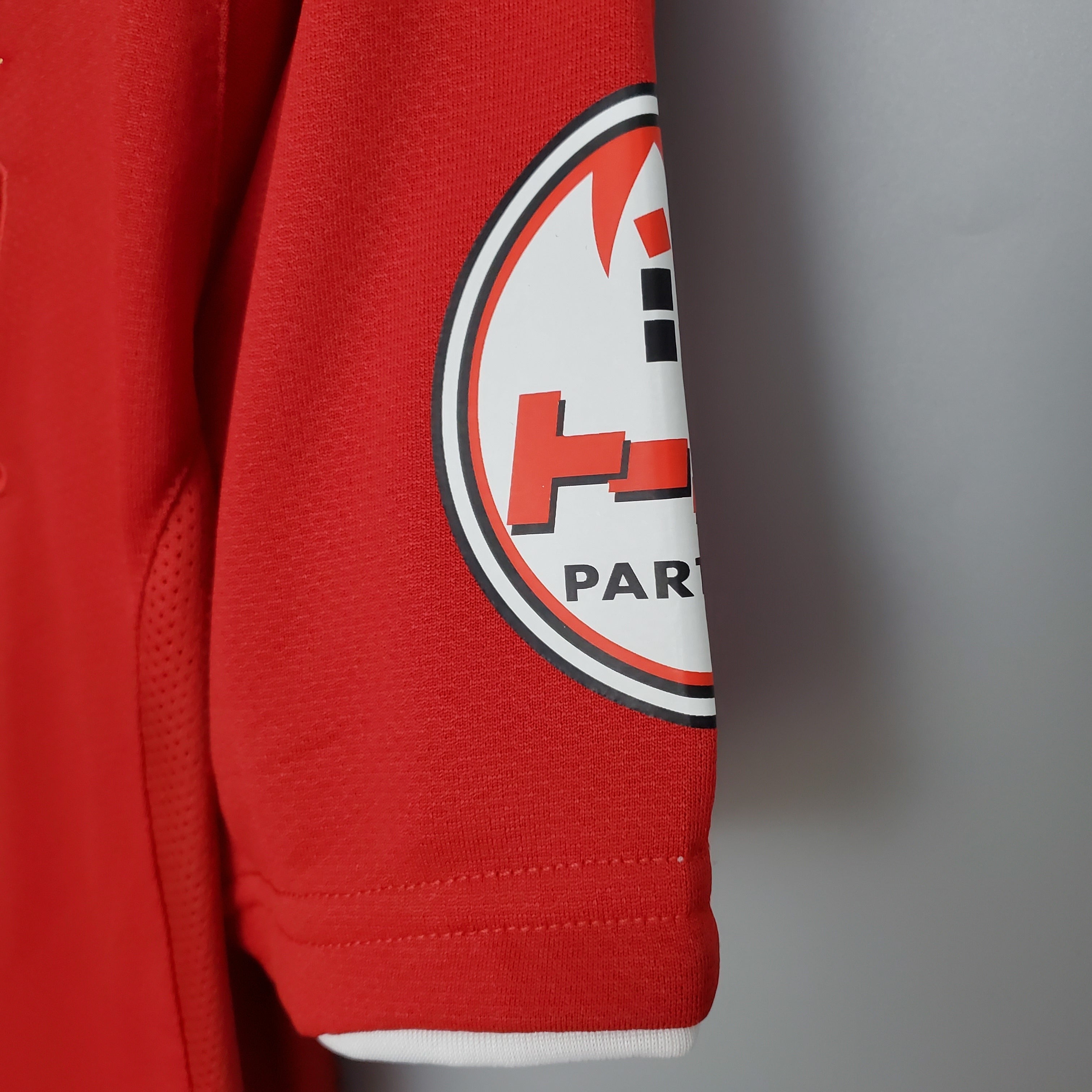 2000s Urawa Red Diamonds Retro Football Shirt | Red Black Home