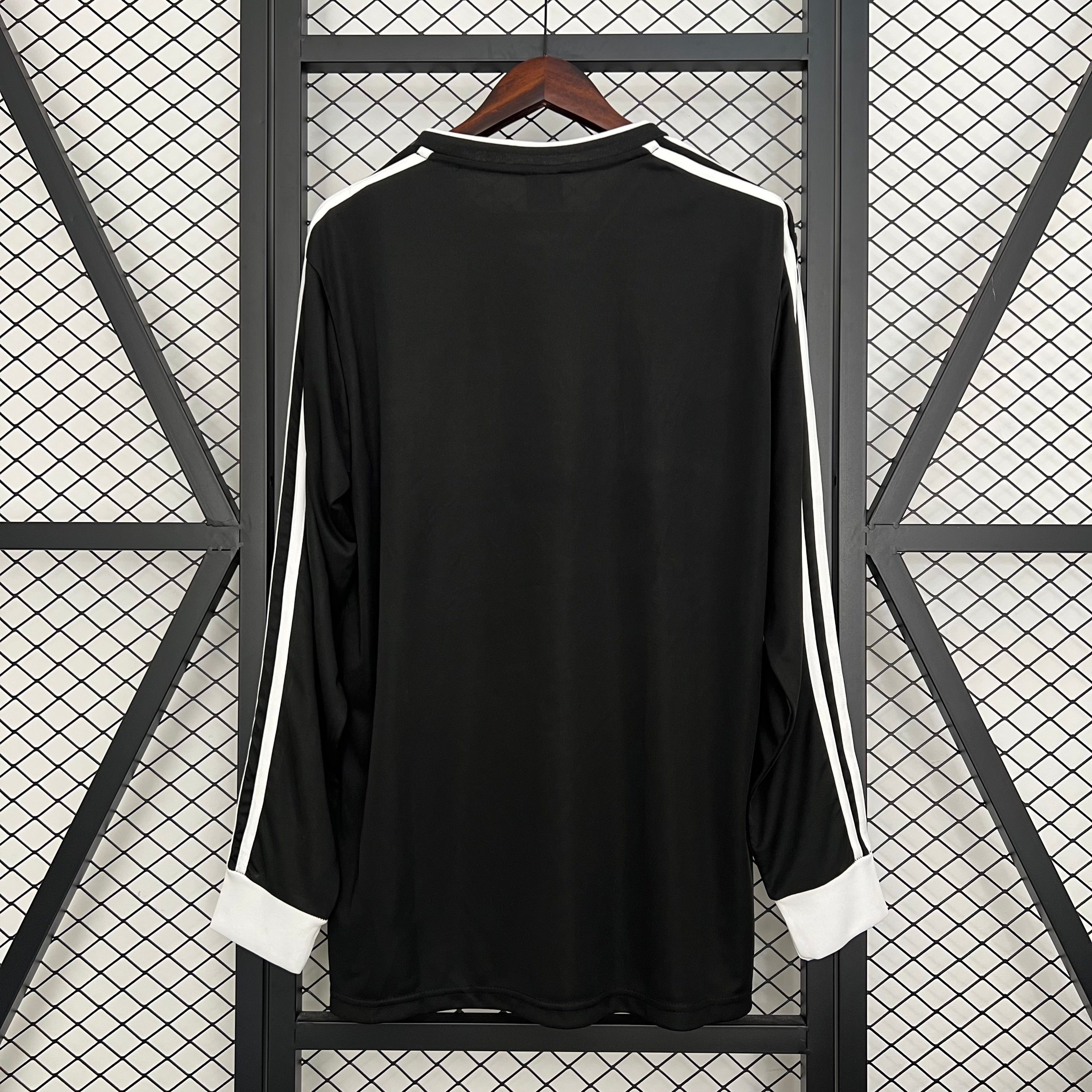 1990s Colo-Colo Retro Football Shirt | Black White Home