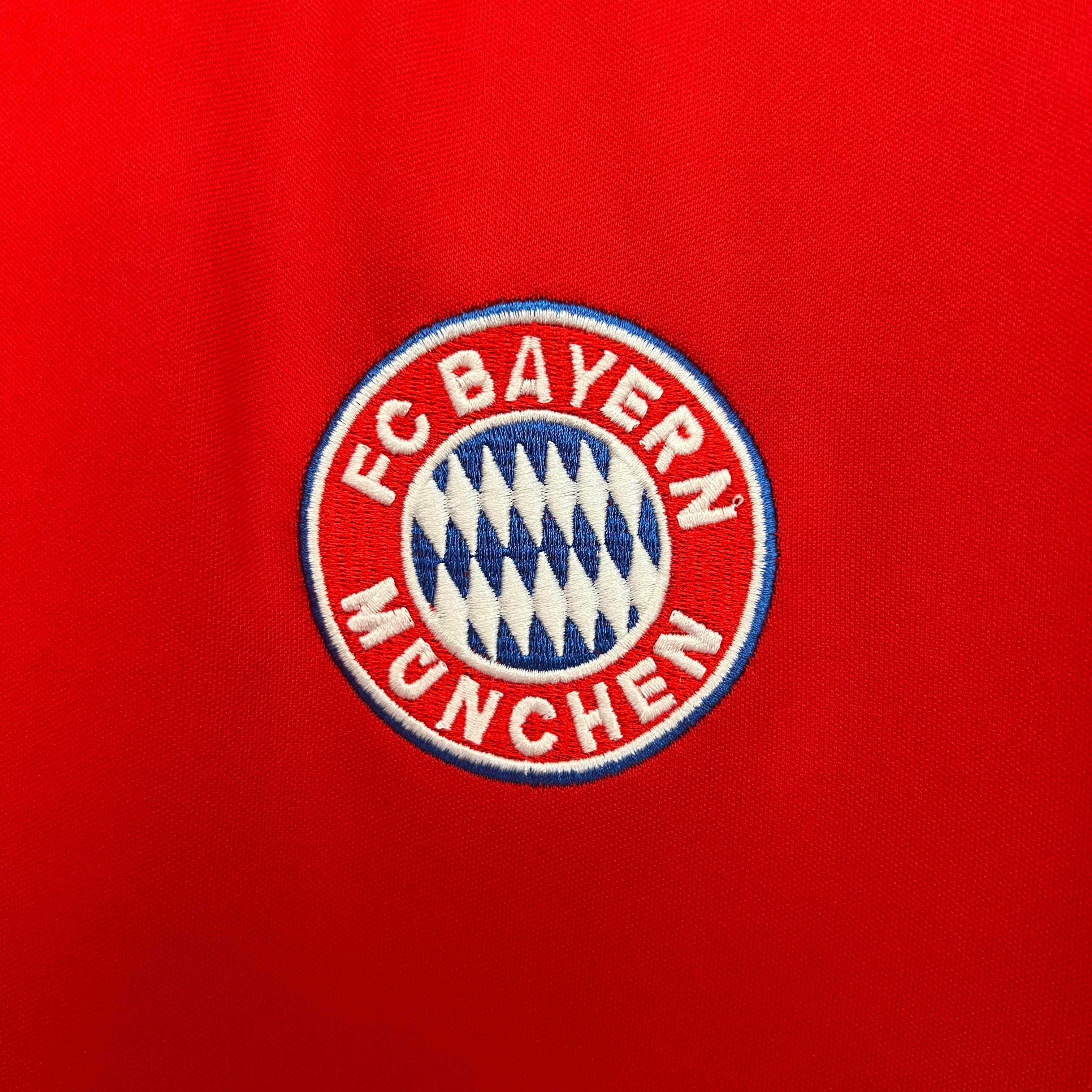 1990s Bayern Munchen Retro Football Shirt | Red Navy Home