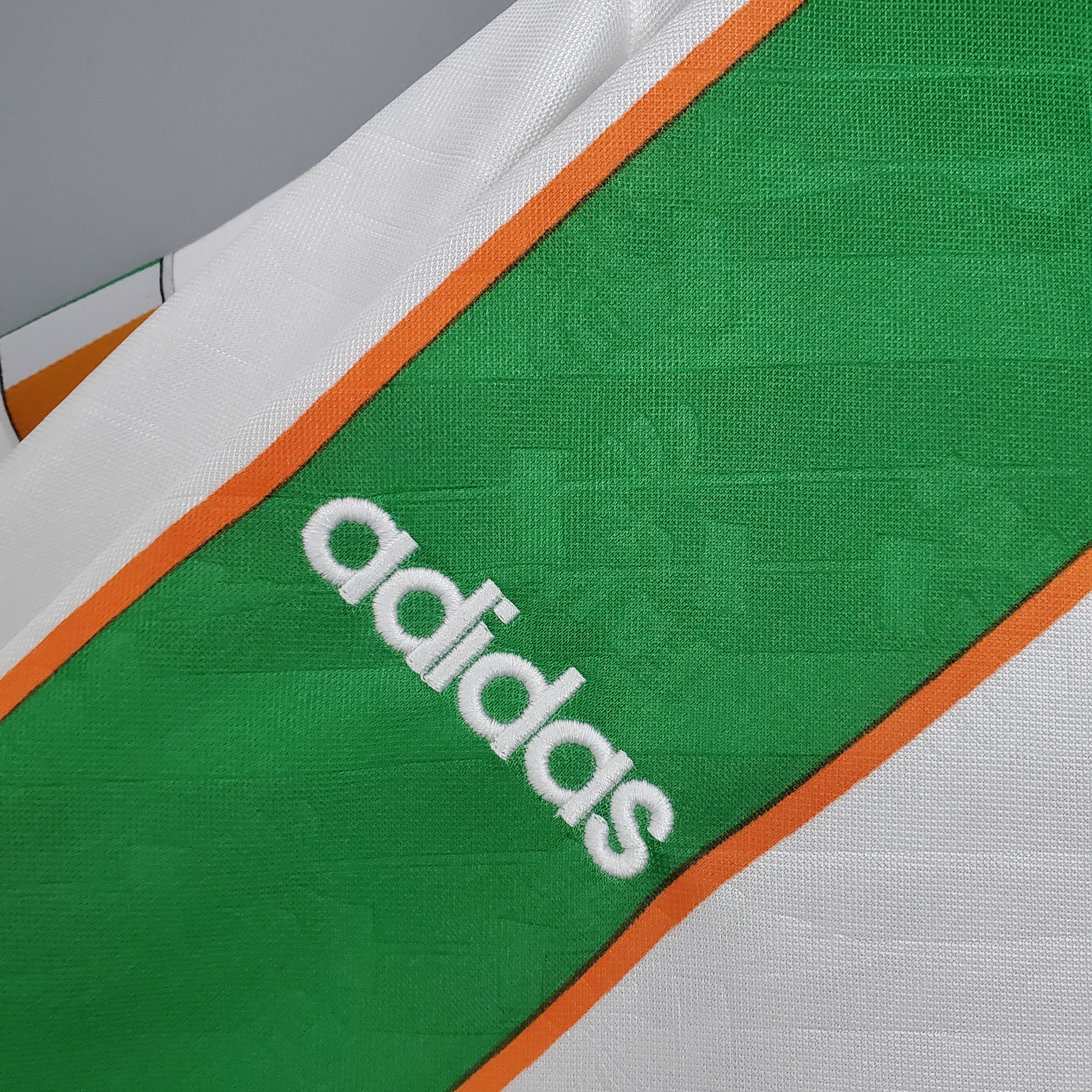 1990s Ireland Retro Football Shirt | Green White Home