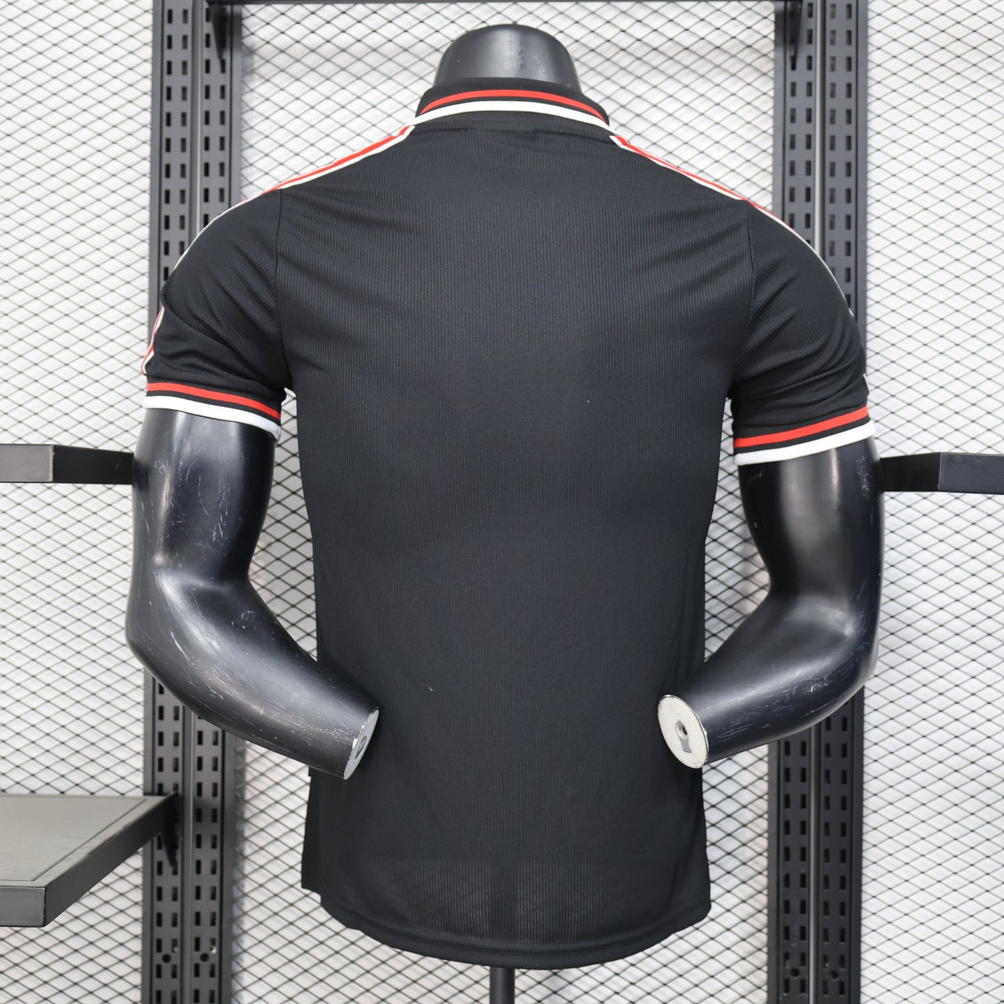 1990s Manchester United Retro Football Shirt | Black Red Home