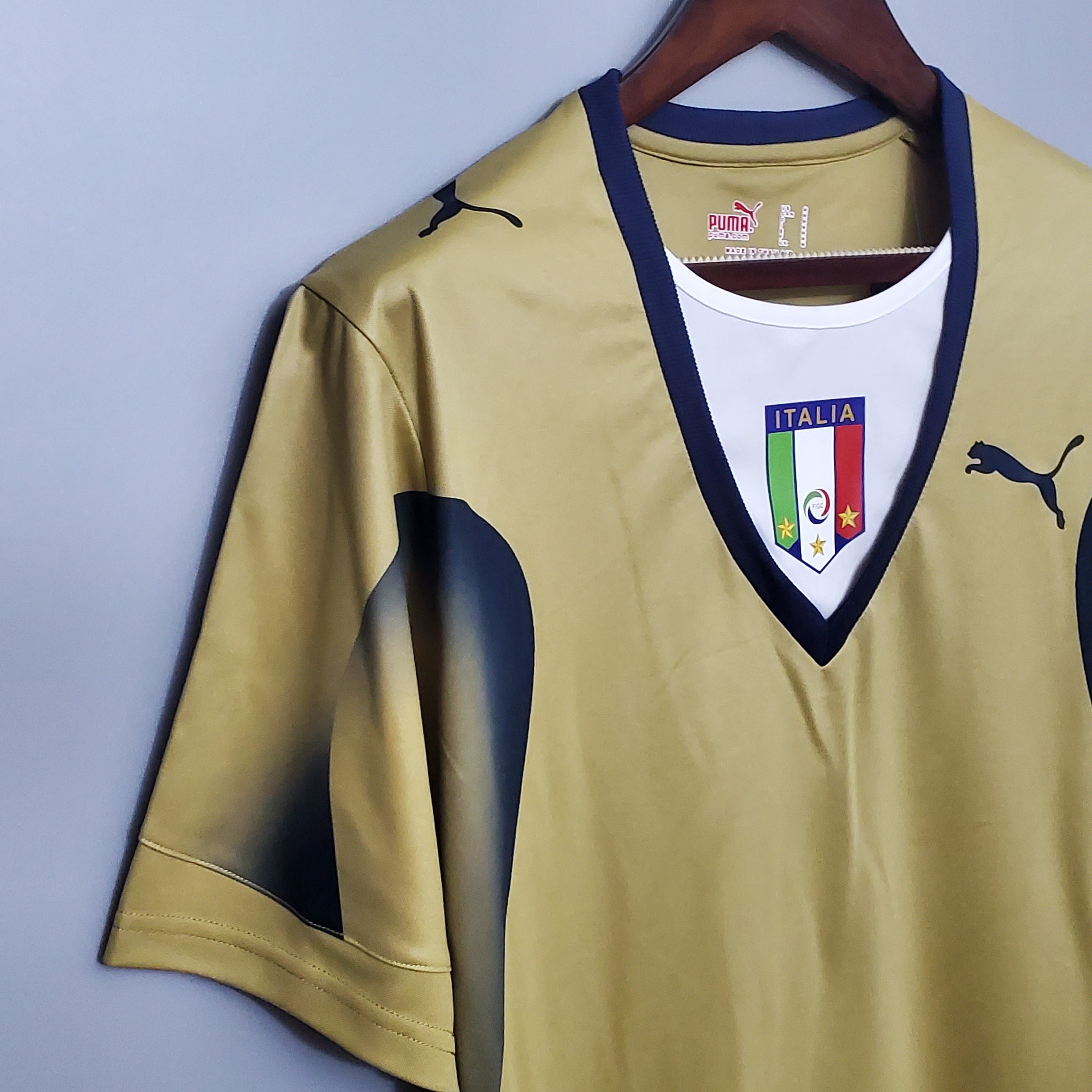 2000s Italy Retro Football Shirt | Gold Black Home