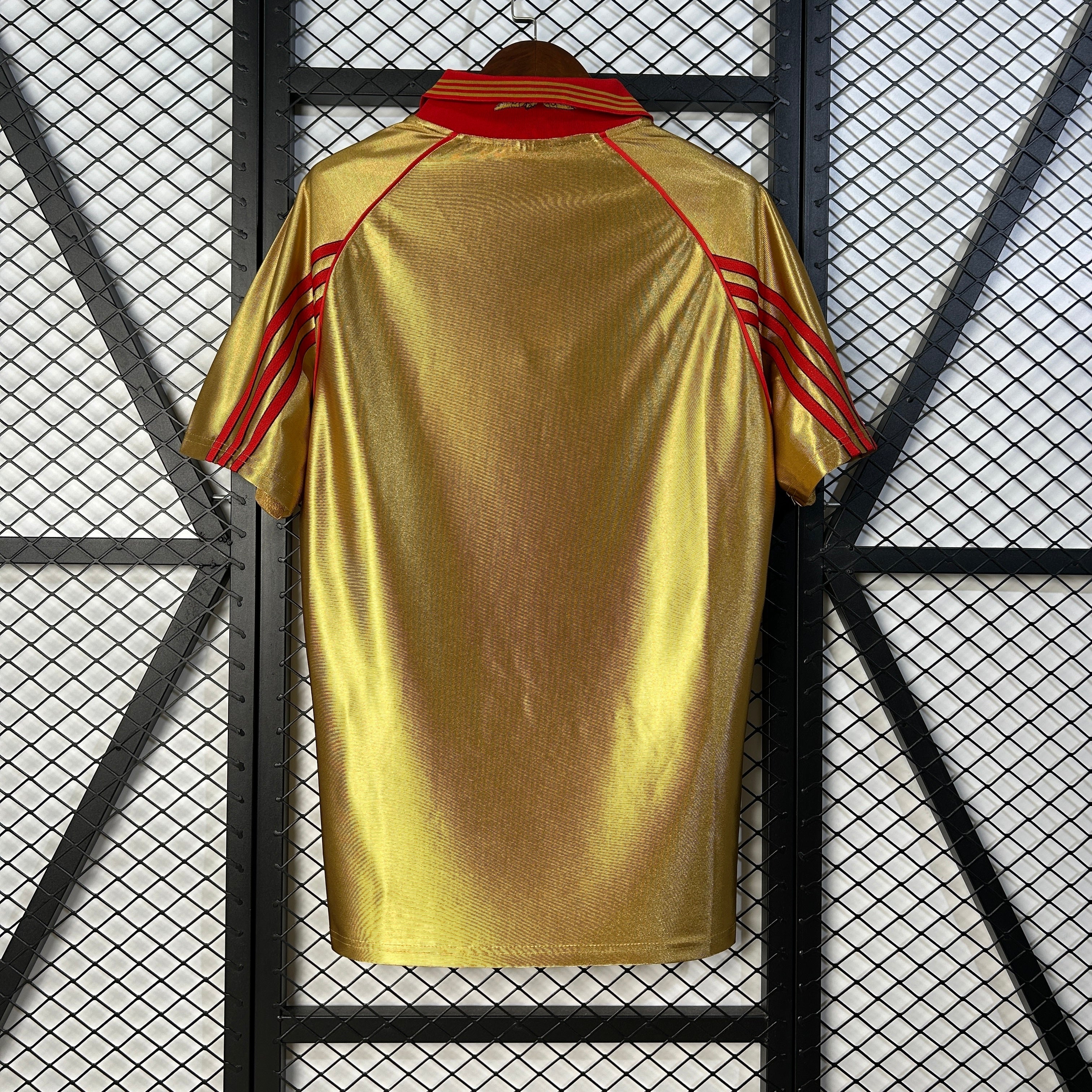 1990s Benfica Retro Football Shirt | Gold Red Home