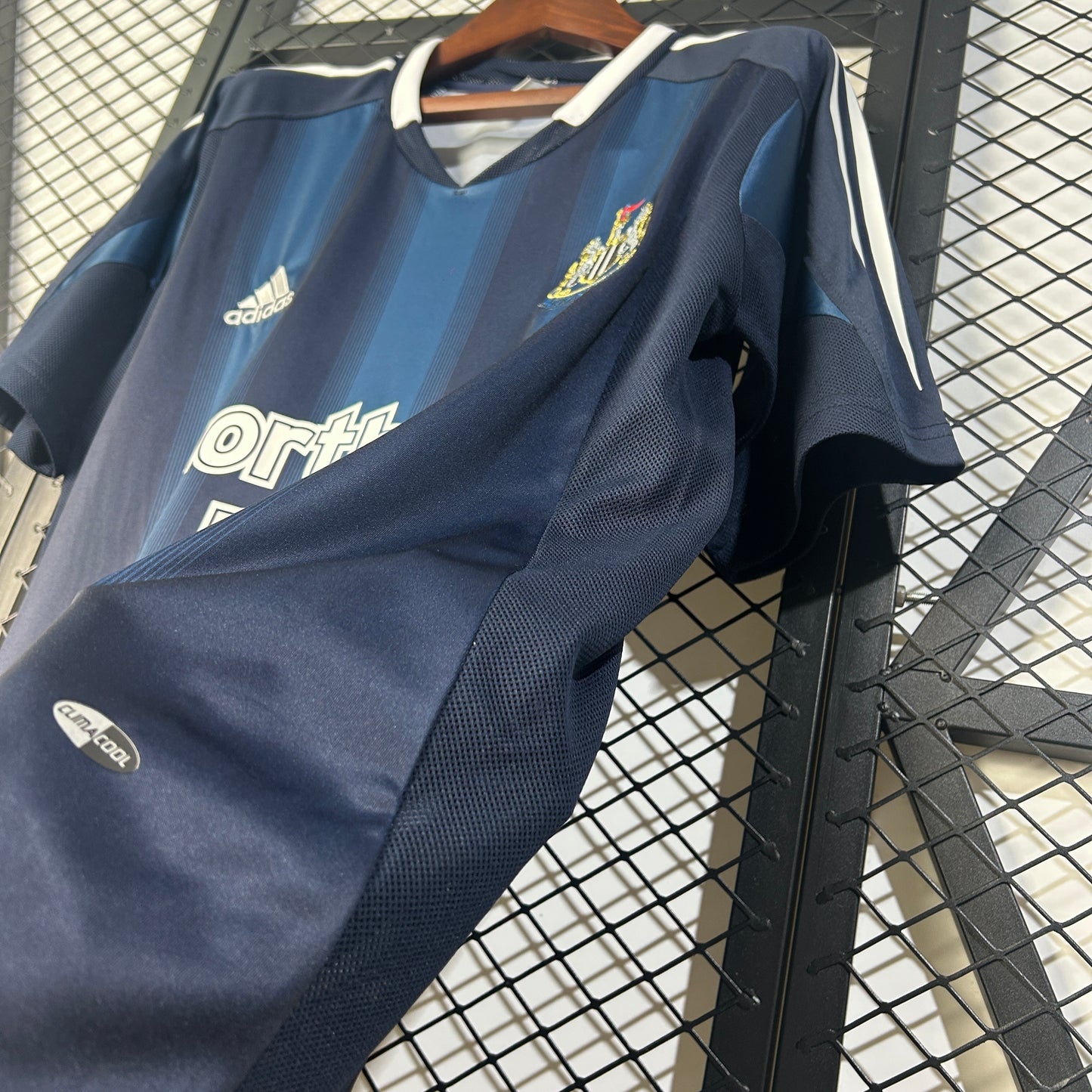 2000s Newcastle United Retro Football Shirt | Navy White Home
