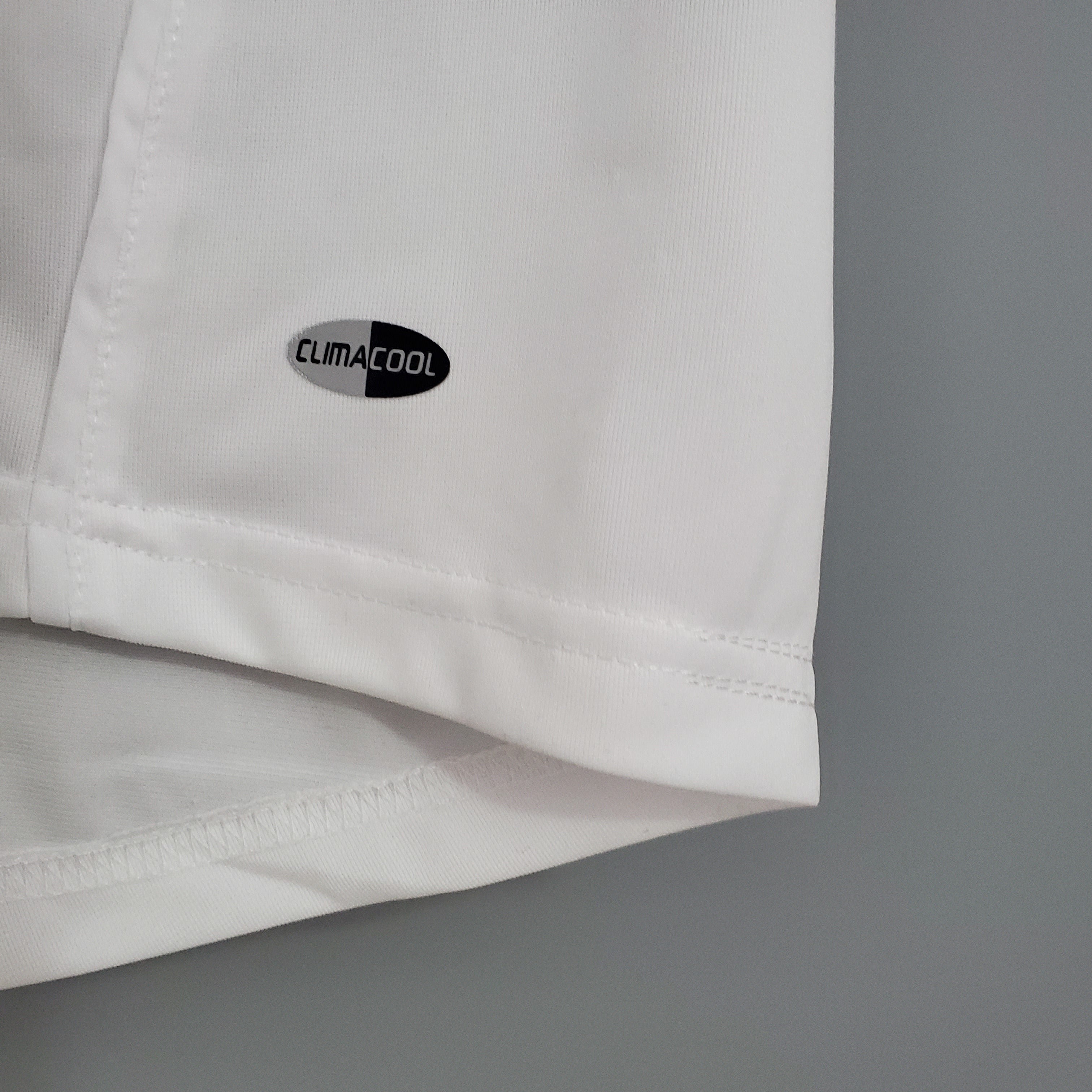 2000s Real Madrid Retro Football Shirt | White Black Home