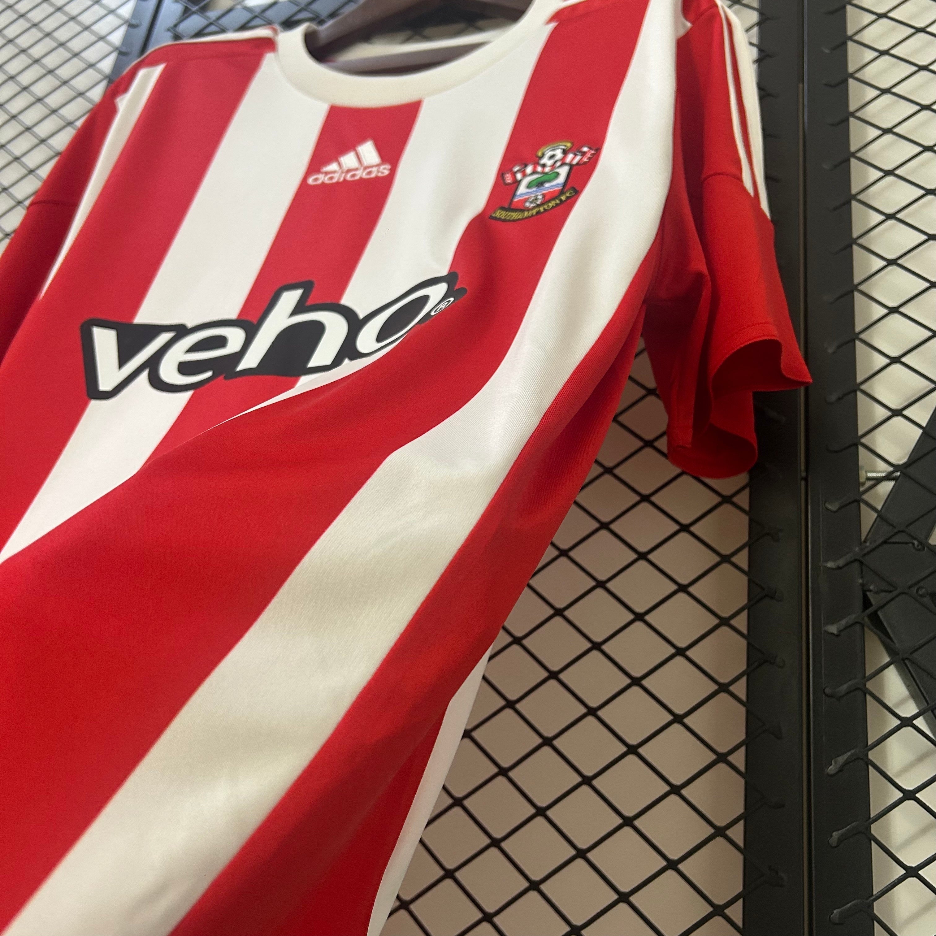 2010s Southampton Retro Football Shirt | Red White Home