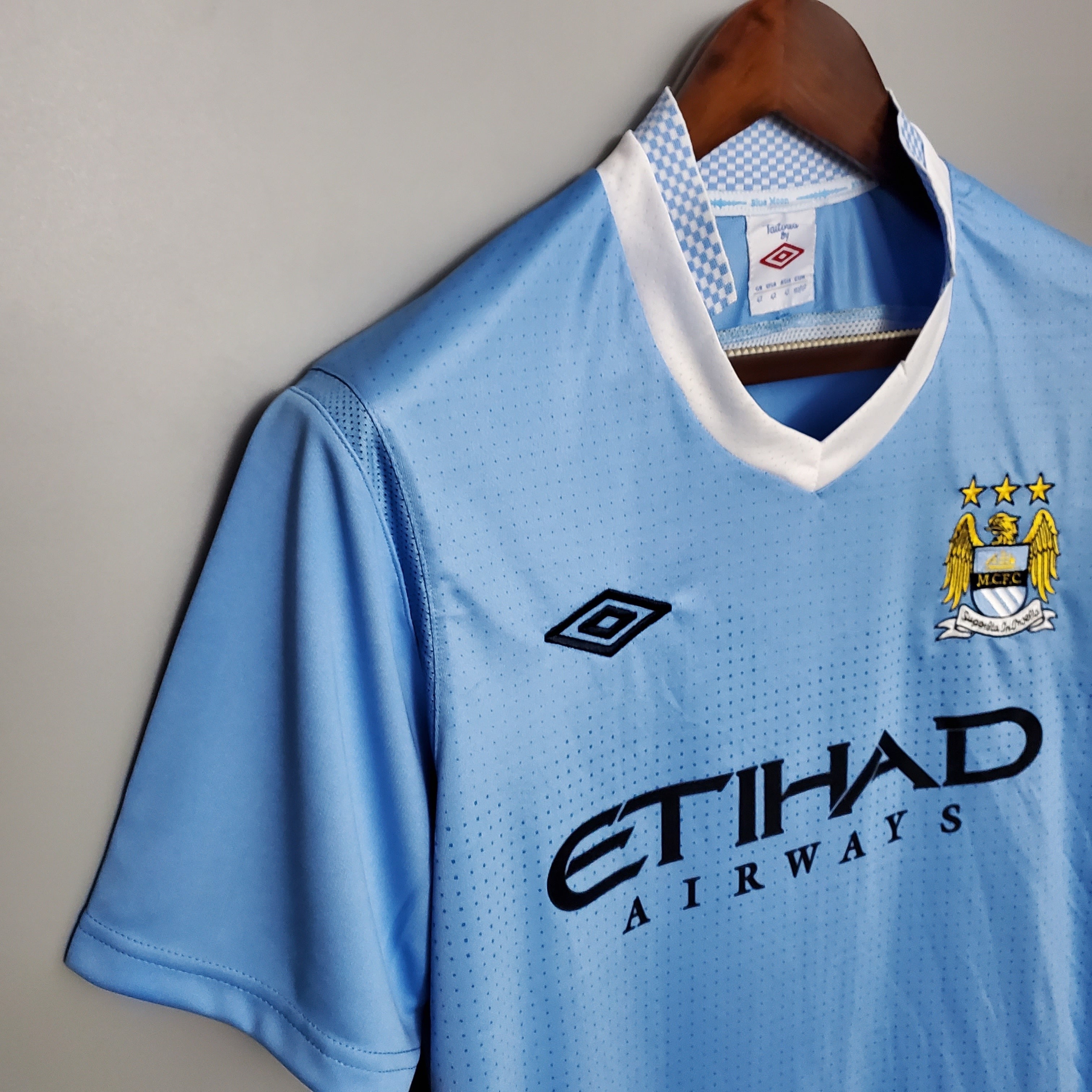 2000s Manchester City Retro Football Shirt | Sky Blue White Home