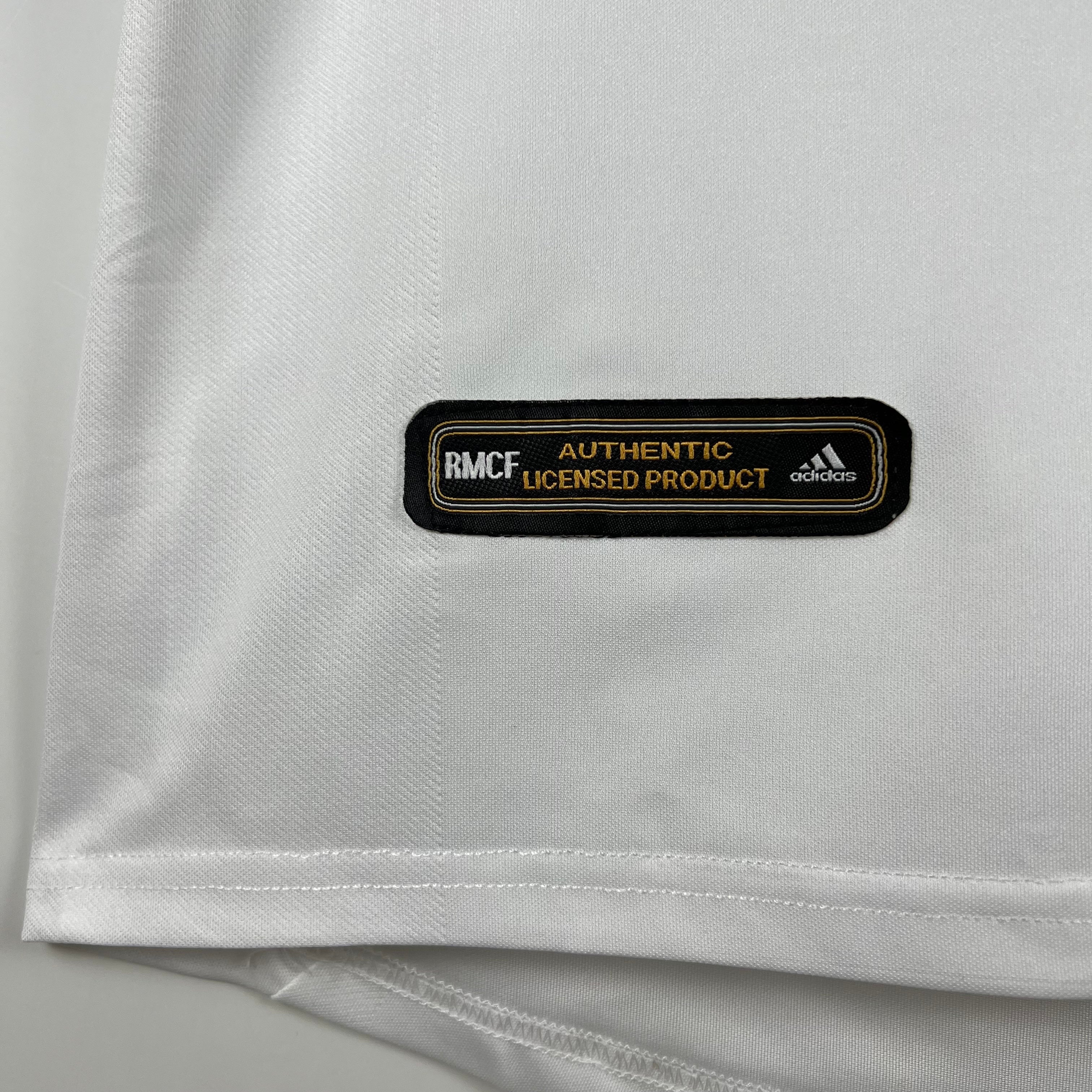 2000s Real Madrid Retro Football Shirt | White Blue Home