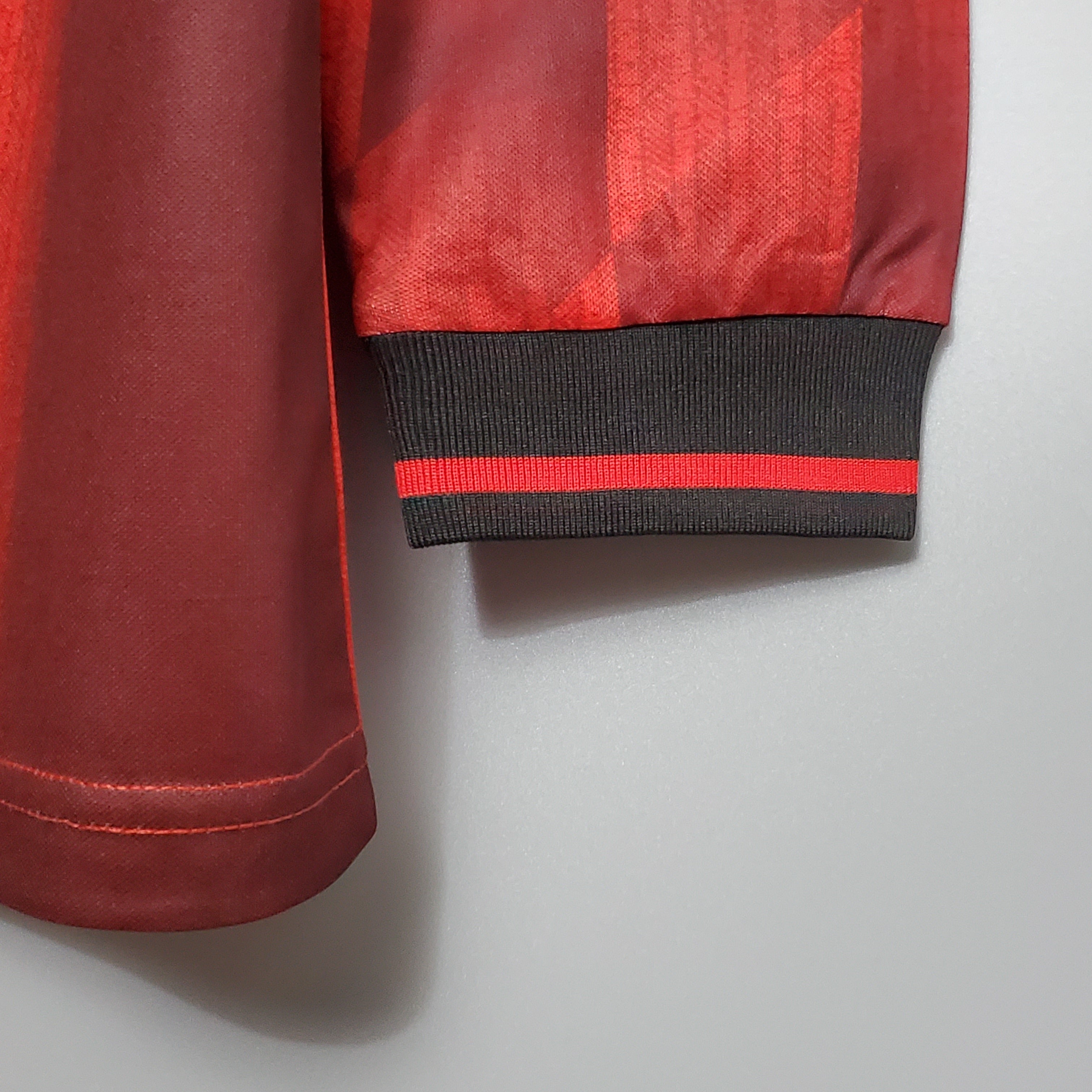 1990s Manchester United Retro Football Shirt | Red Black Home