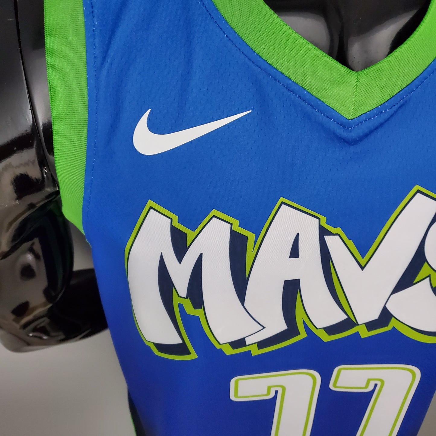 2023 Dallas Mavericks Dončić #77 Swingman Edition Jersey