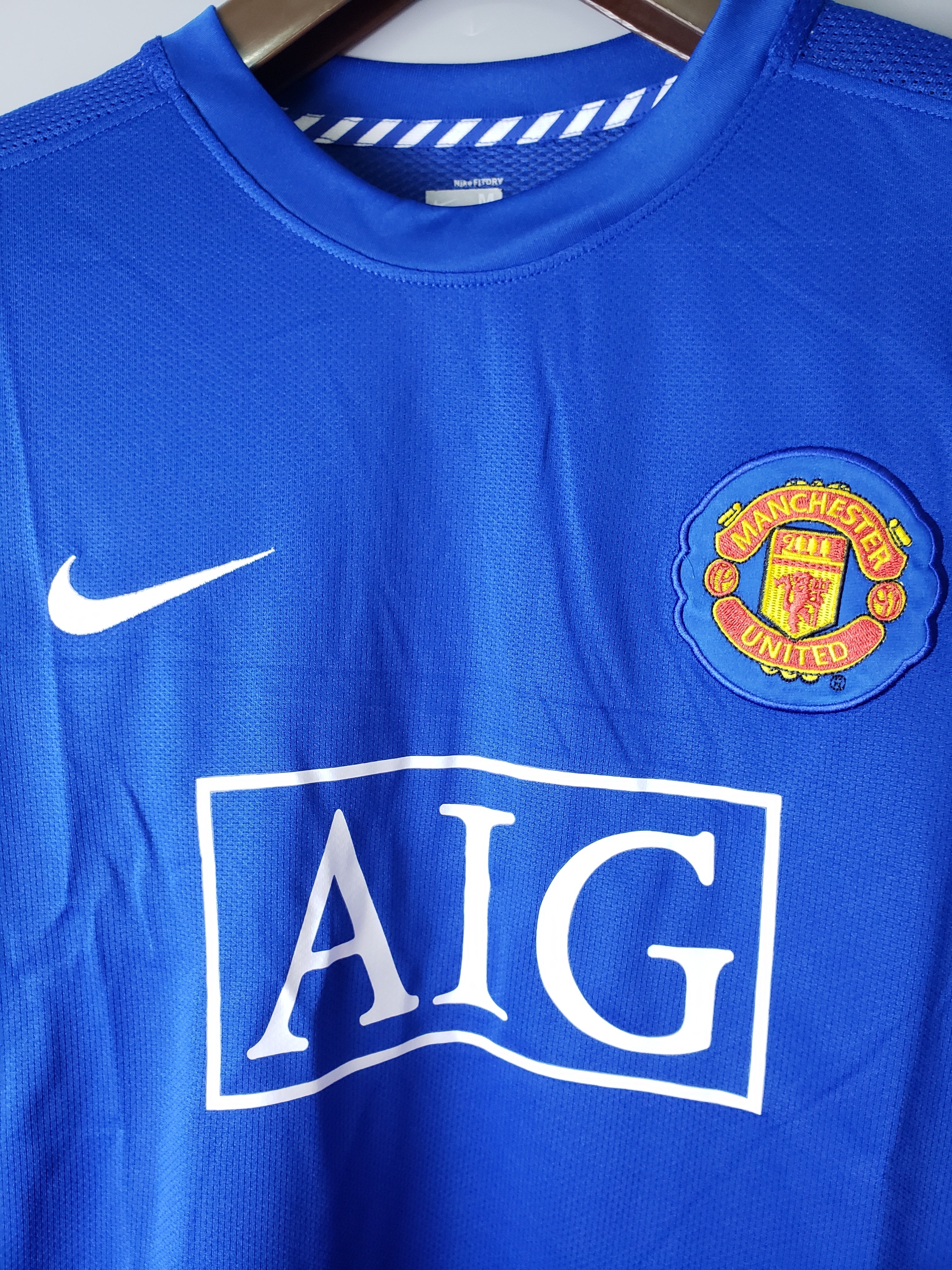 2000s Manchester United Retro Football Shirt | Blue White Home