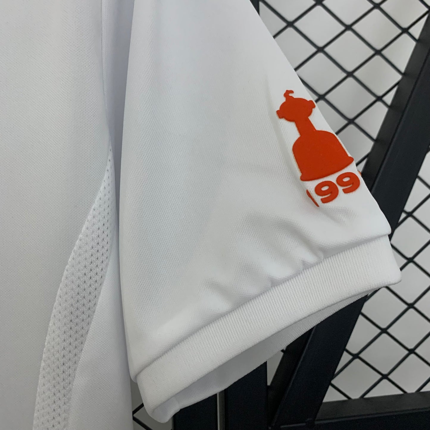 2000s Colo Colo Retro Football Shirt | White Yellow Home