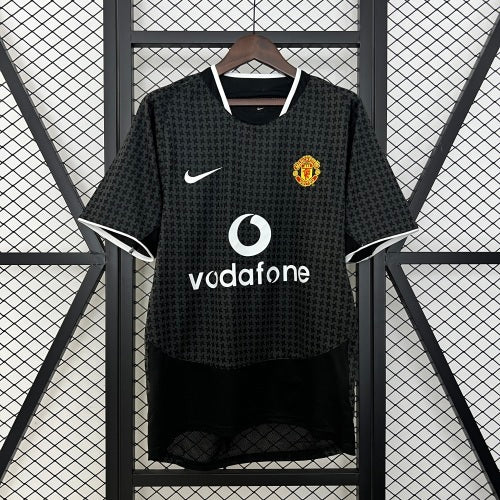2000s Manchester United Retro Football Shirt | Black White Home