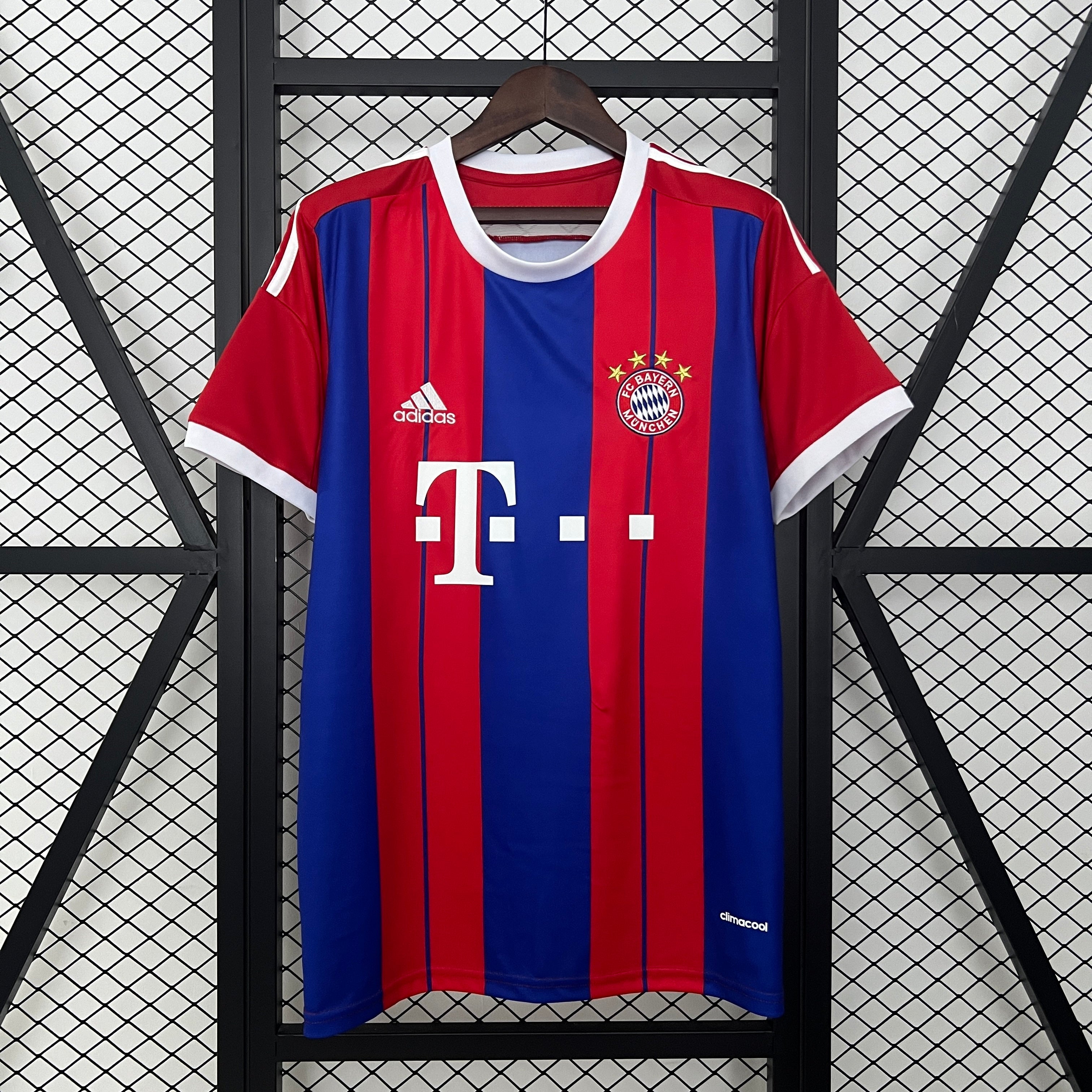 2000s Bayern Munich Retro Football Shirt | Red Blue Home