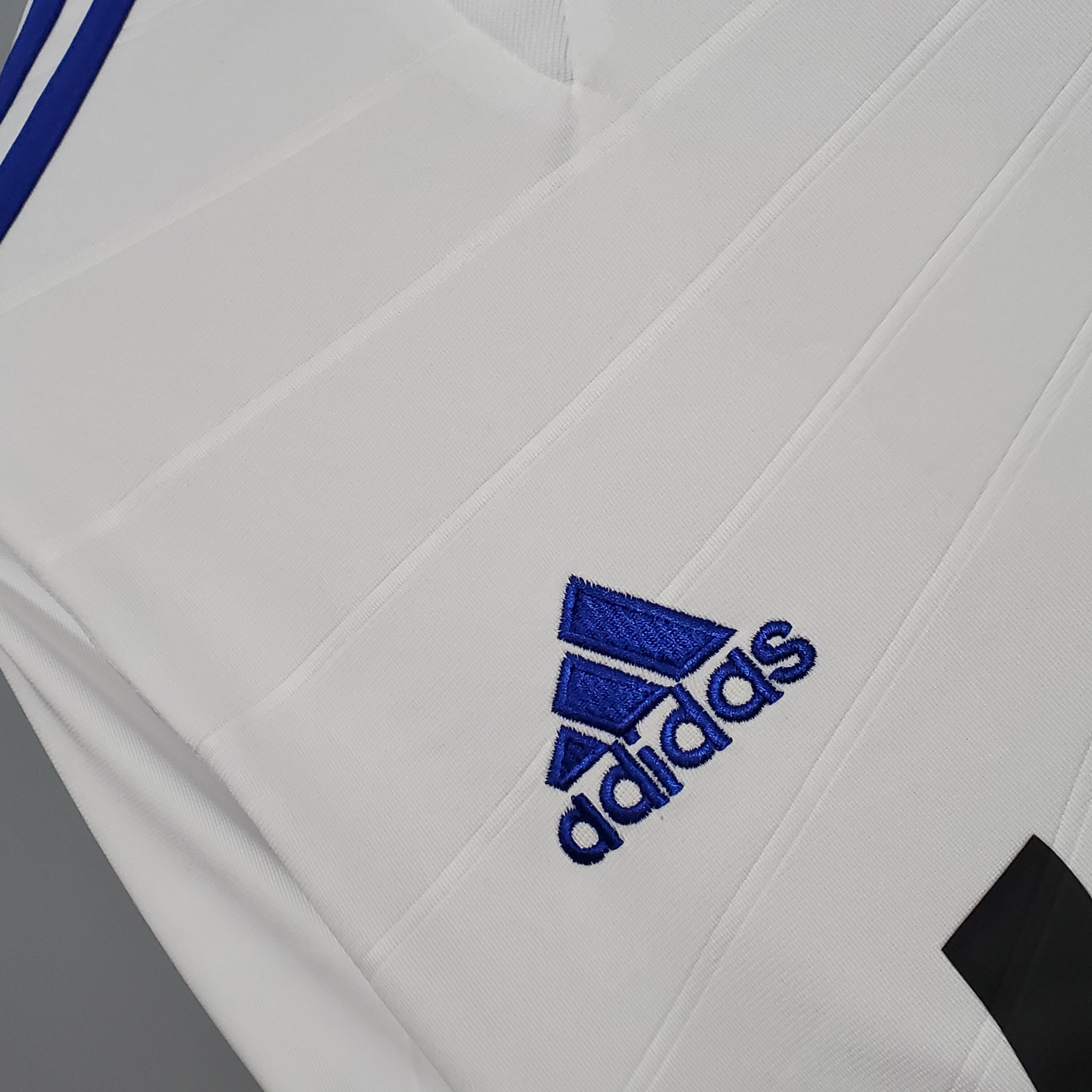 2000s Real Madrid Retro Football Shirt | White Blue Home