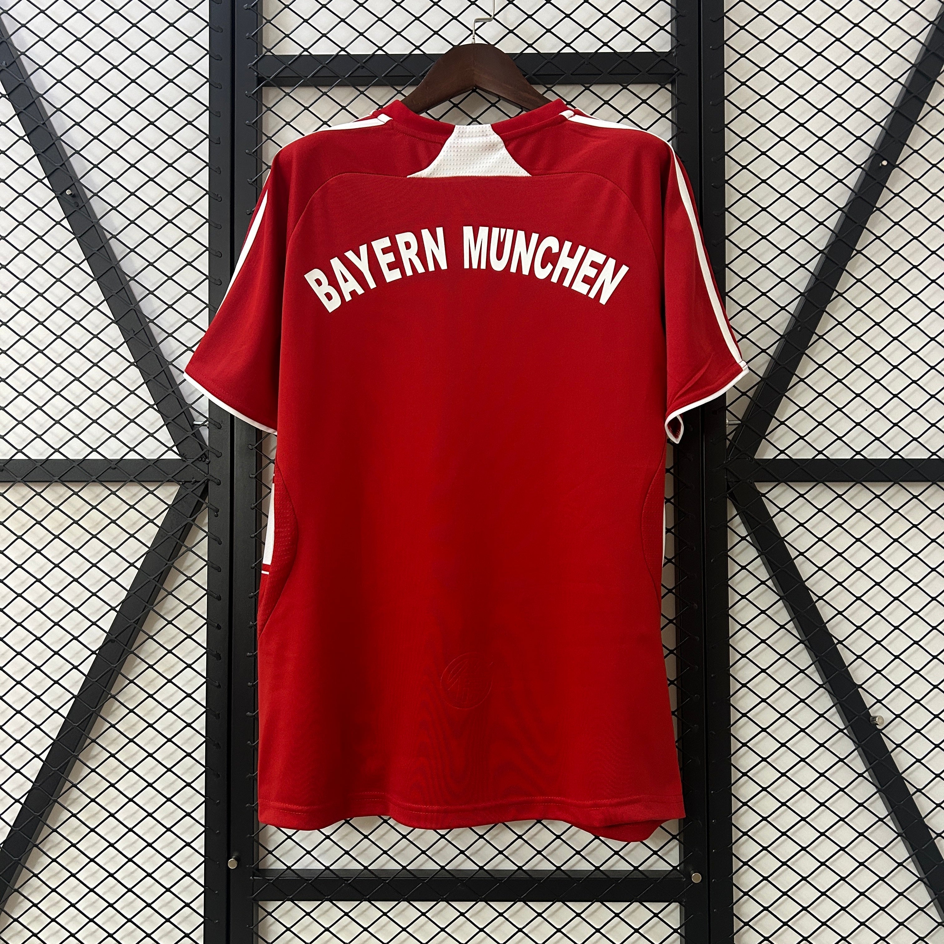 2000s Bayern Munchen Retro Football Shirt | Red White Home