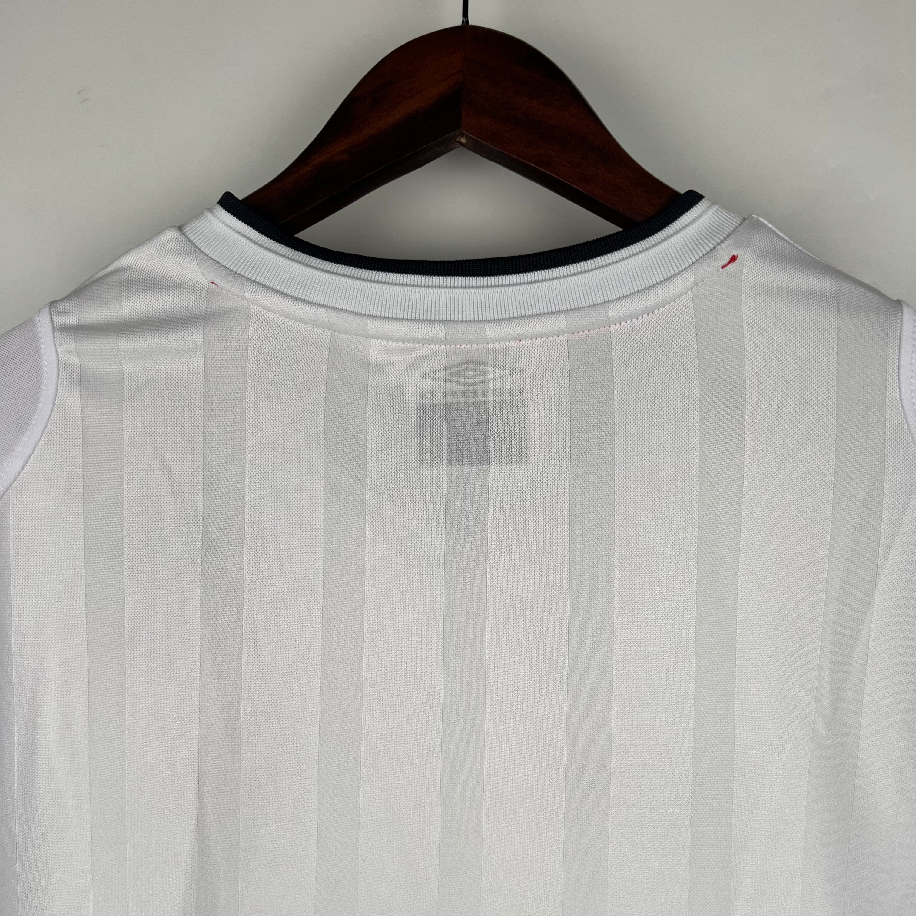 2000s England Retro Football Shirt | White Red Home
