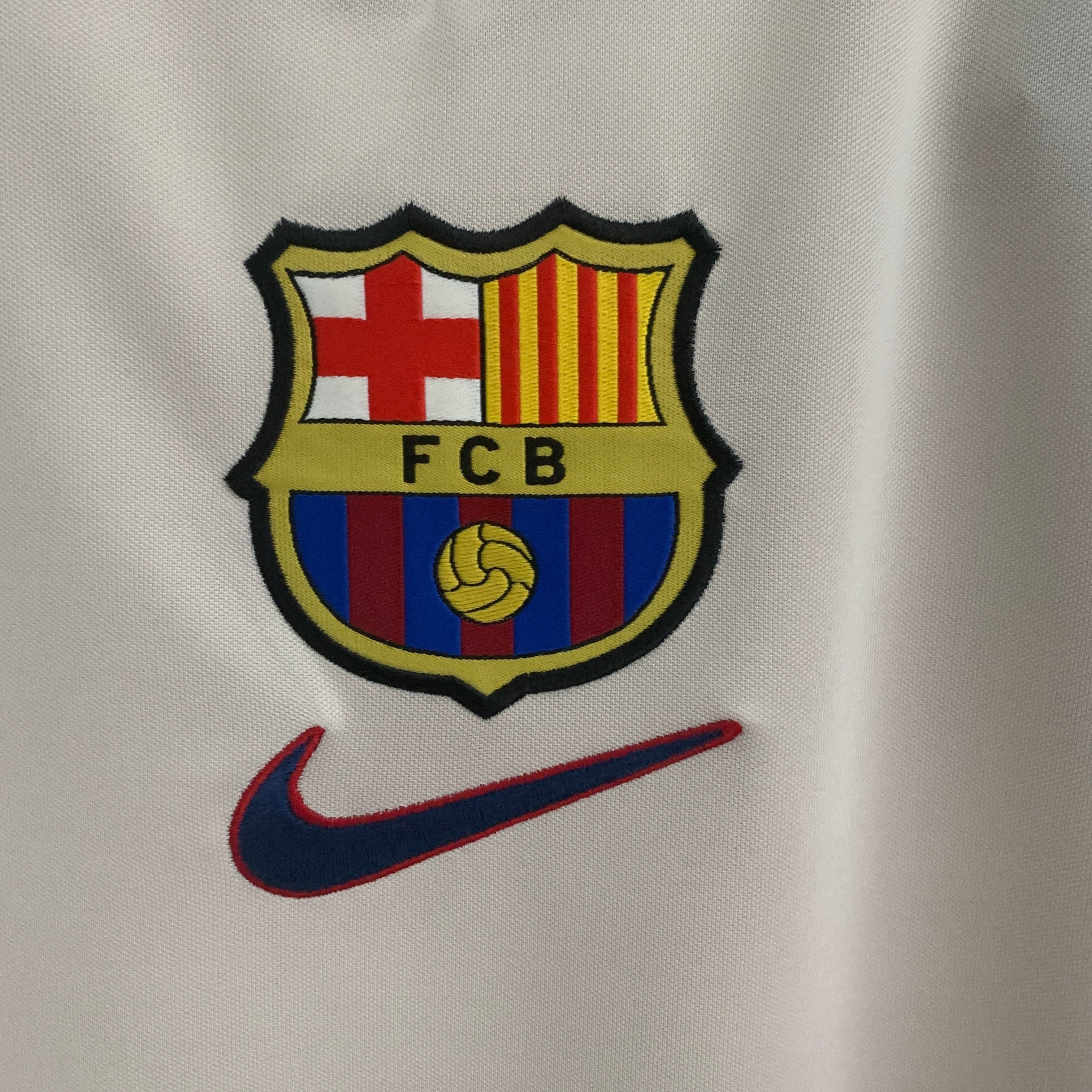 2000s Barcelona Retro Football Shirt | White Maroon Home
