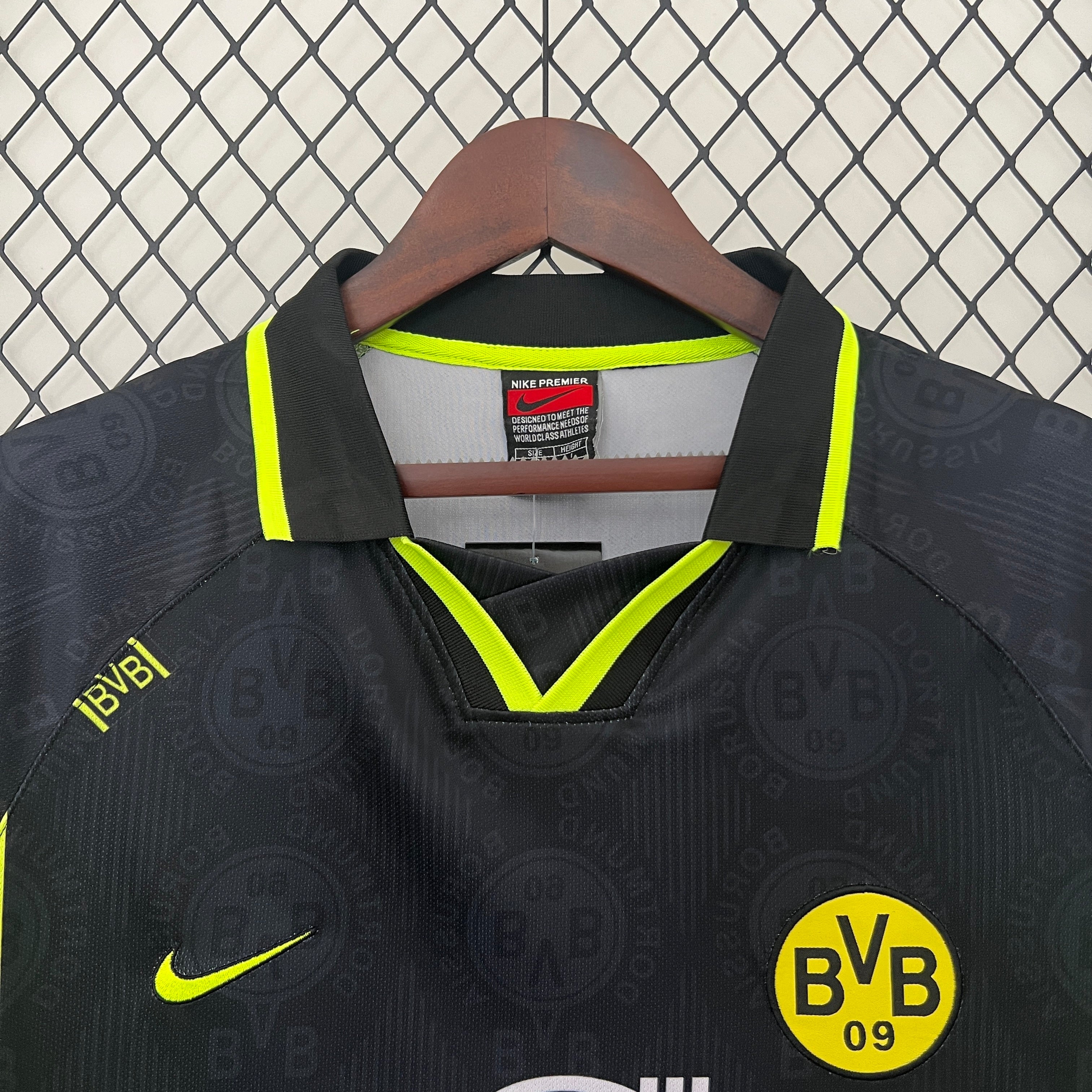 1990s Borussia Dortmund Retro Football Shirt | Black Yellow Home