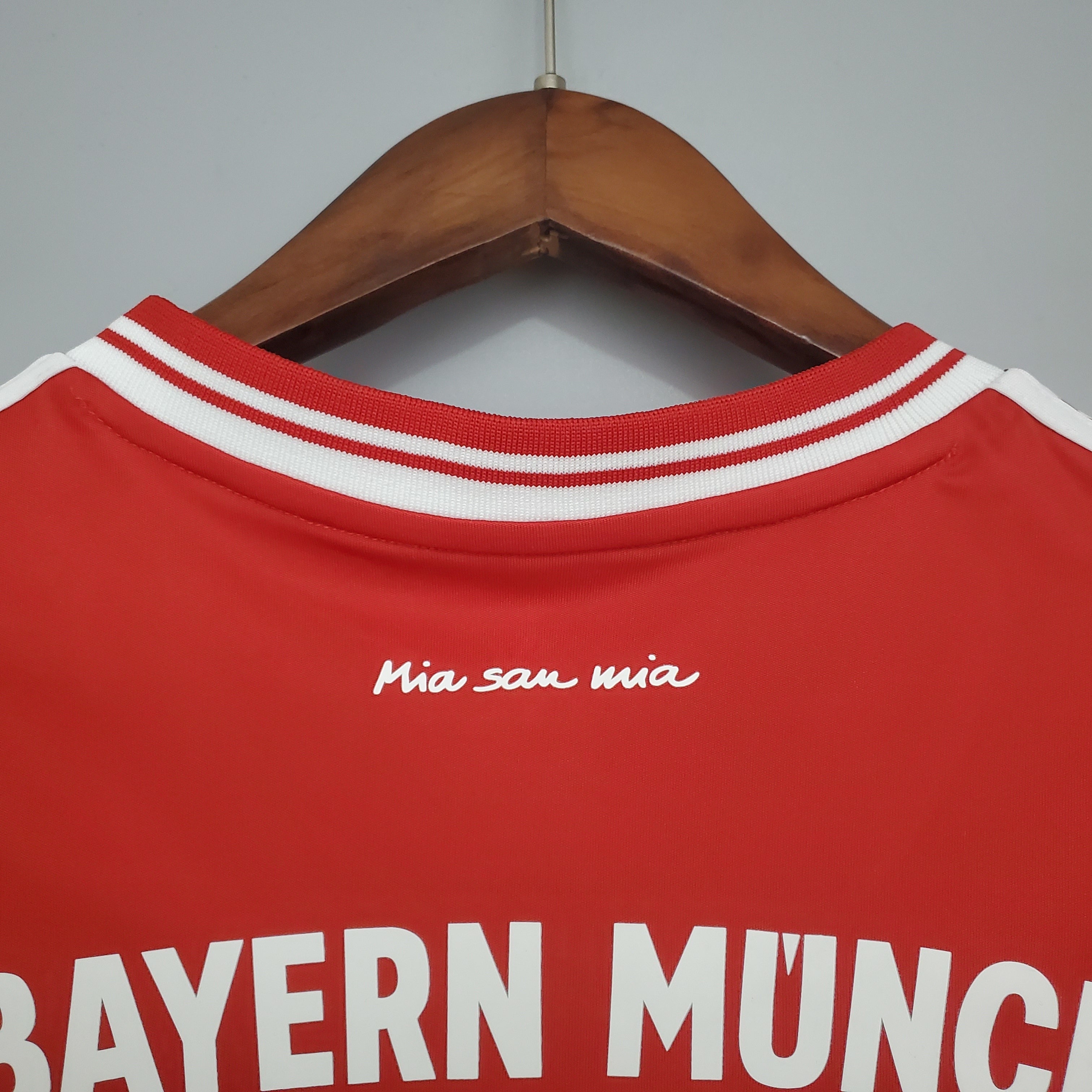2010s Bayern Munchen Retro Football Shirt | Red White Home