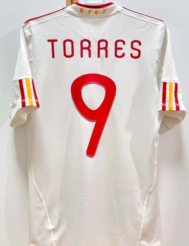 2000s Spain Retro Football Shirt | White Red Home