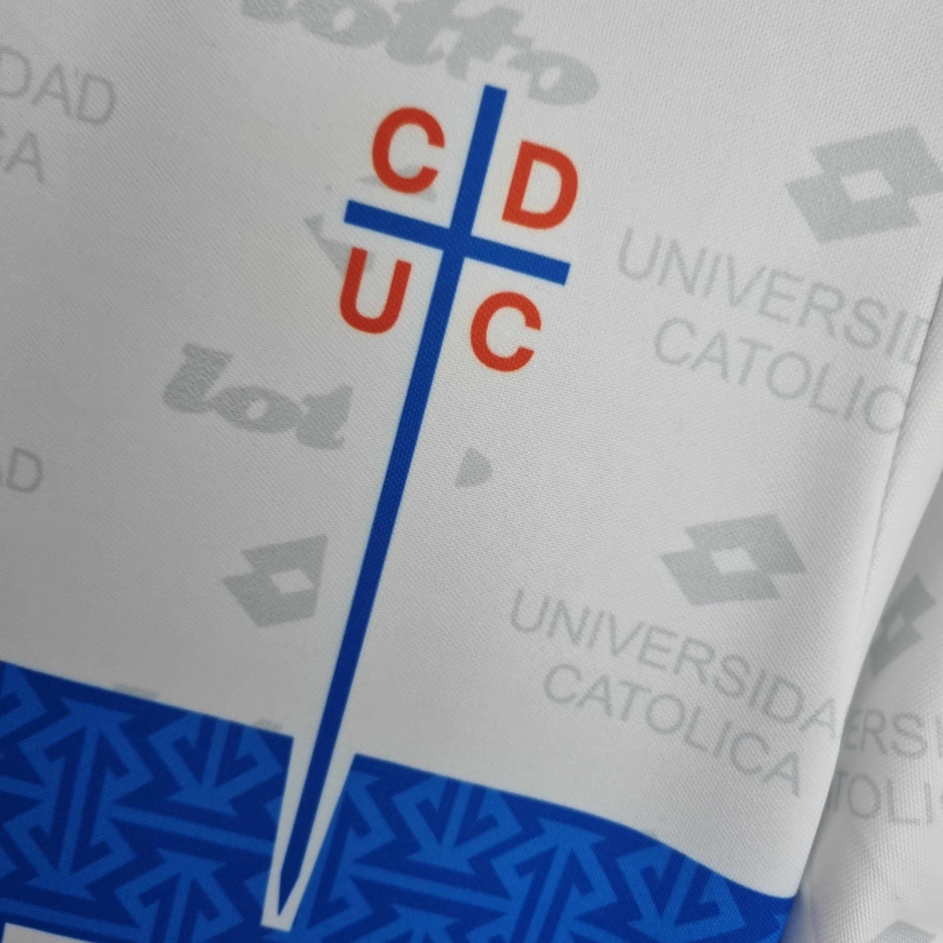 1990s Universidad Catolica Retro Football Shirt | White Blue Home