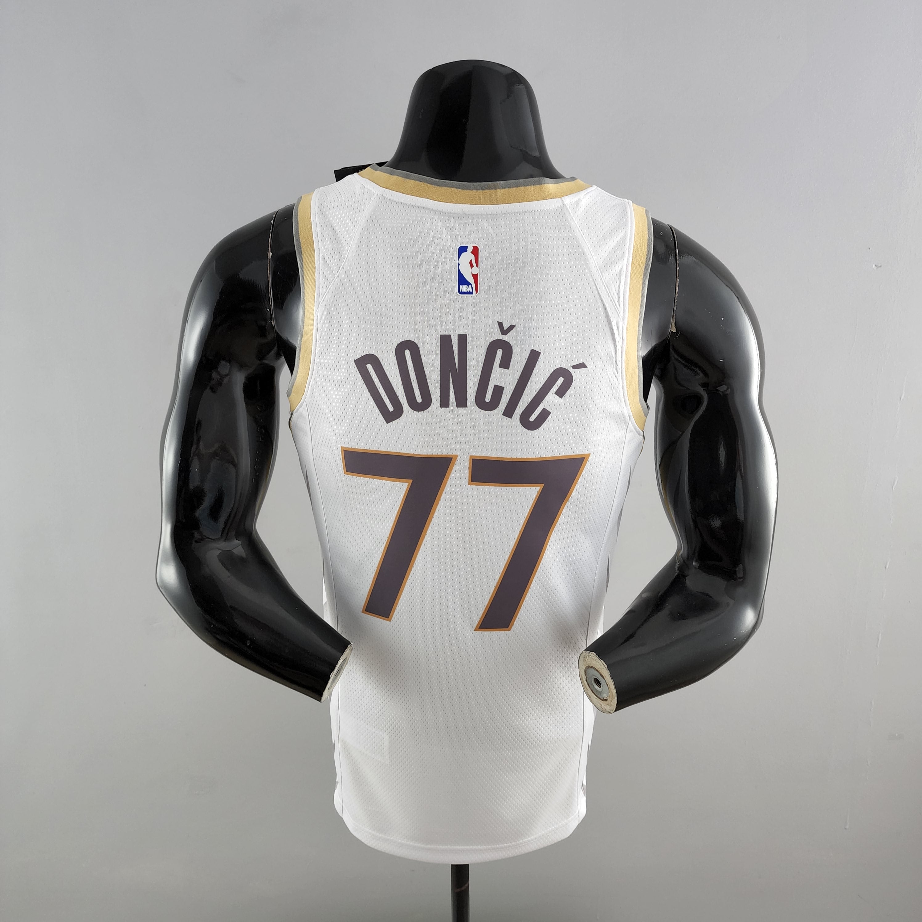 2023 Dallas Dončić #77 City Edition Jersey