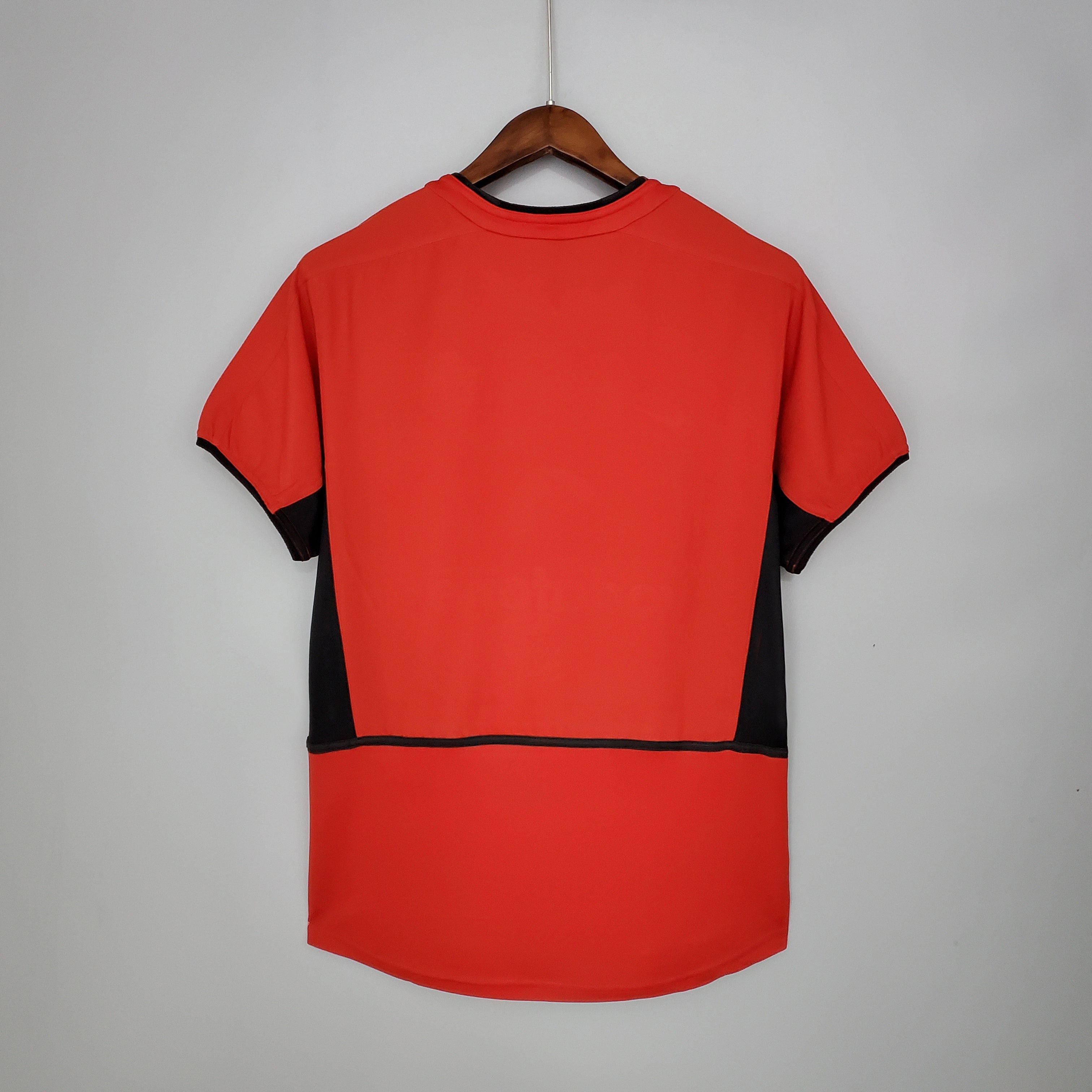 2000s Manchester United Retro Football Shirt | Red Black Home