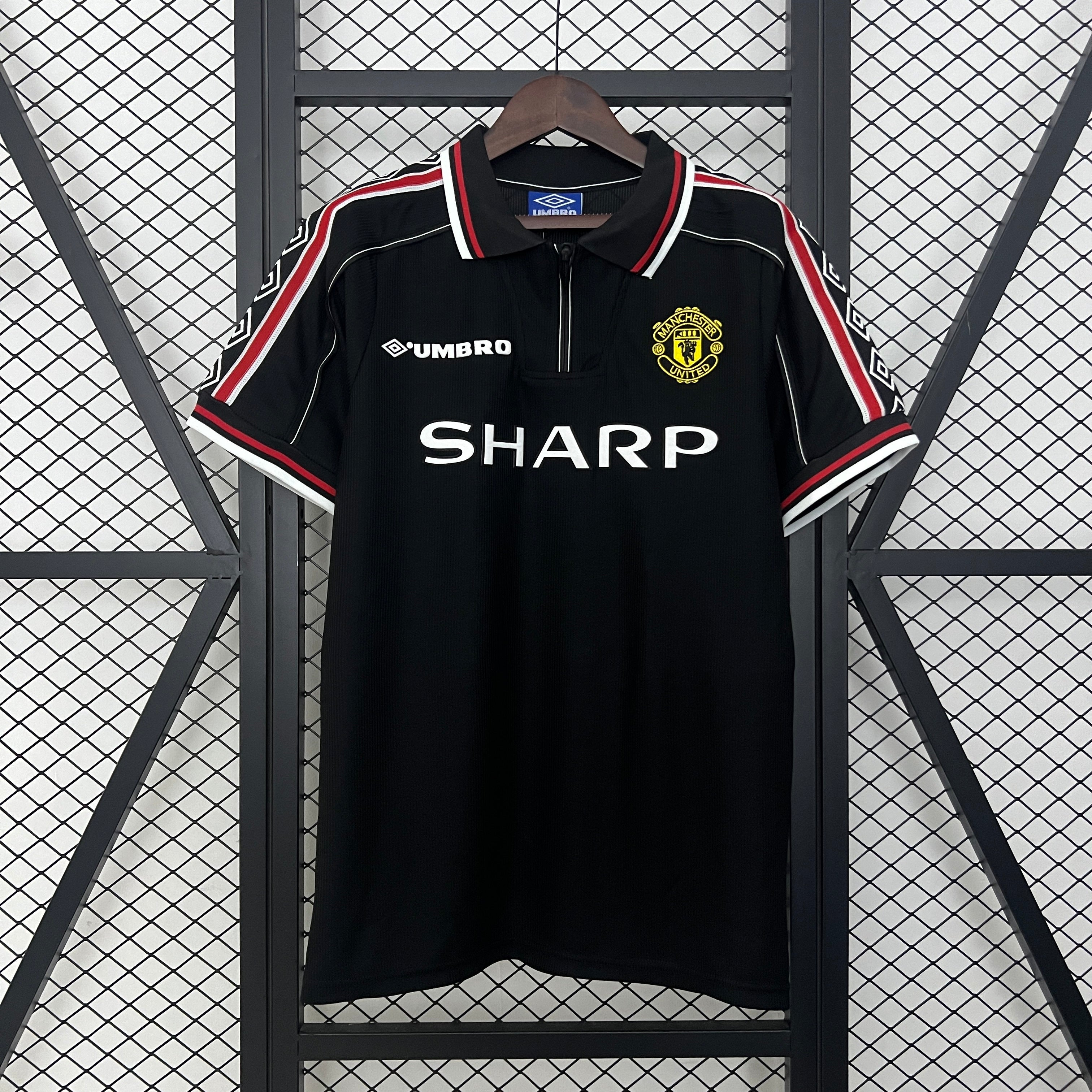 1990s Manchester United Retro Football Shirt | Black Red Home