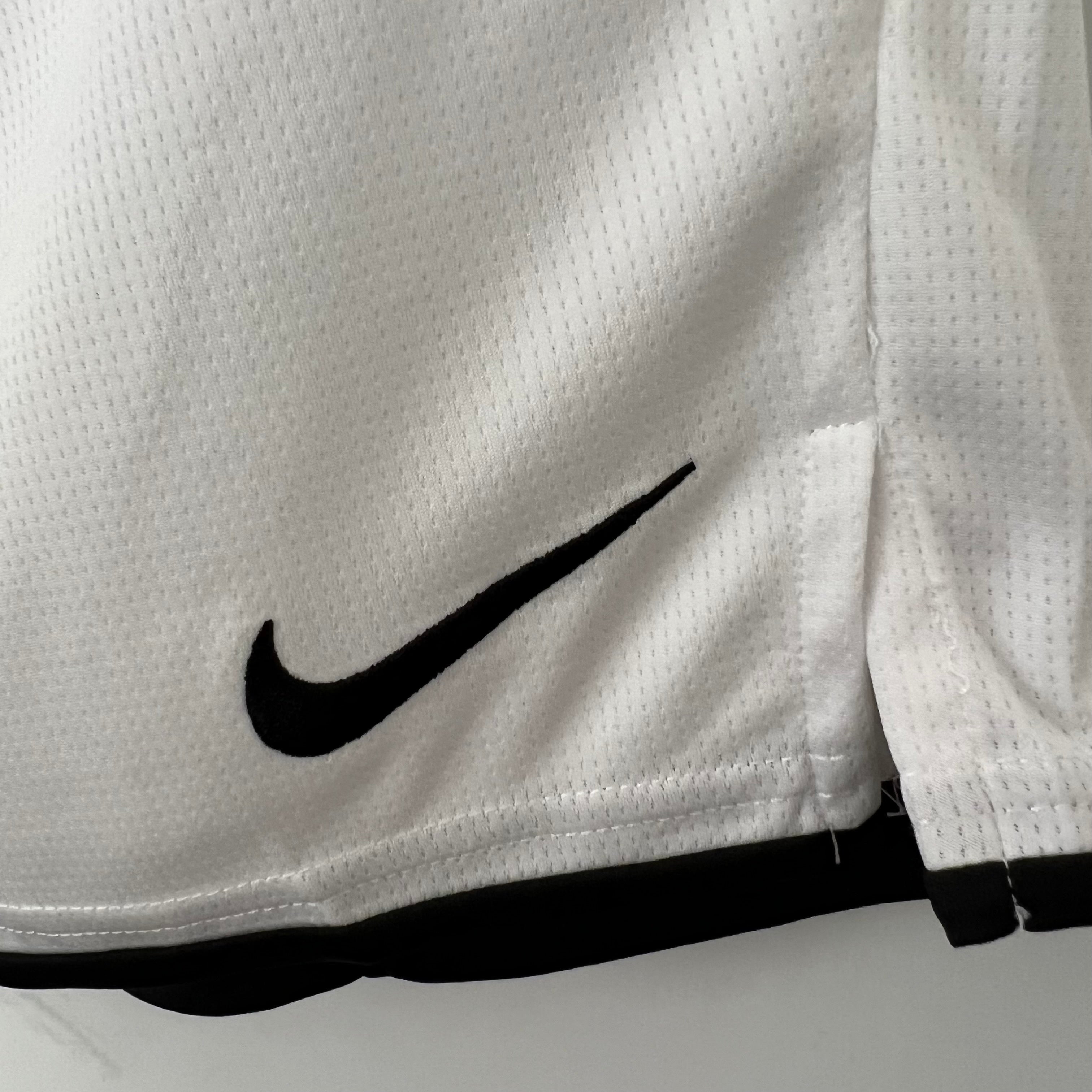 2000s Manchester United Retro Football Shorts | White Black Home