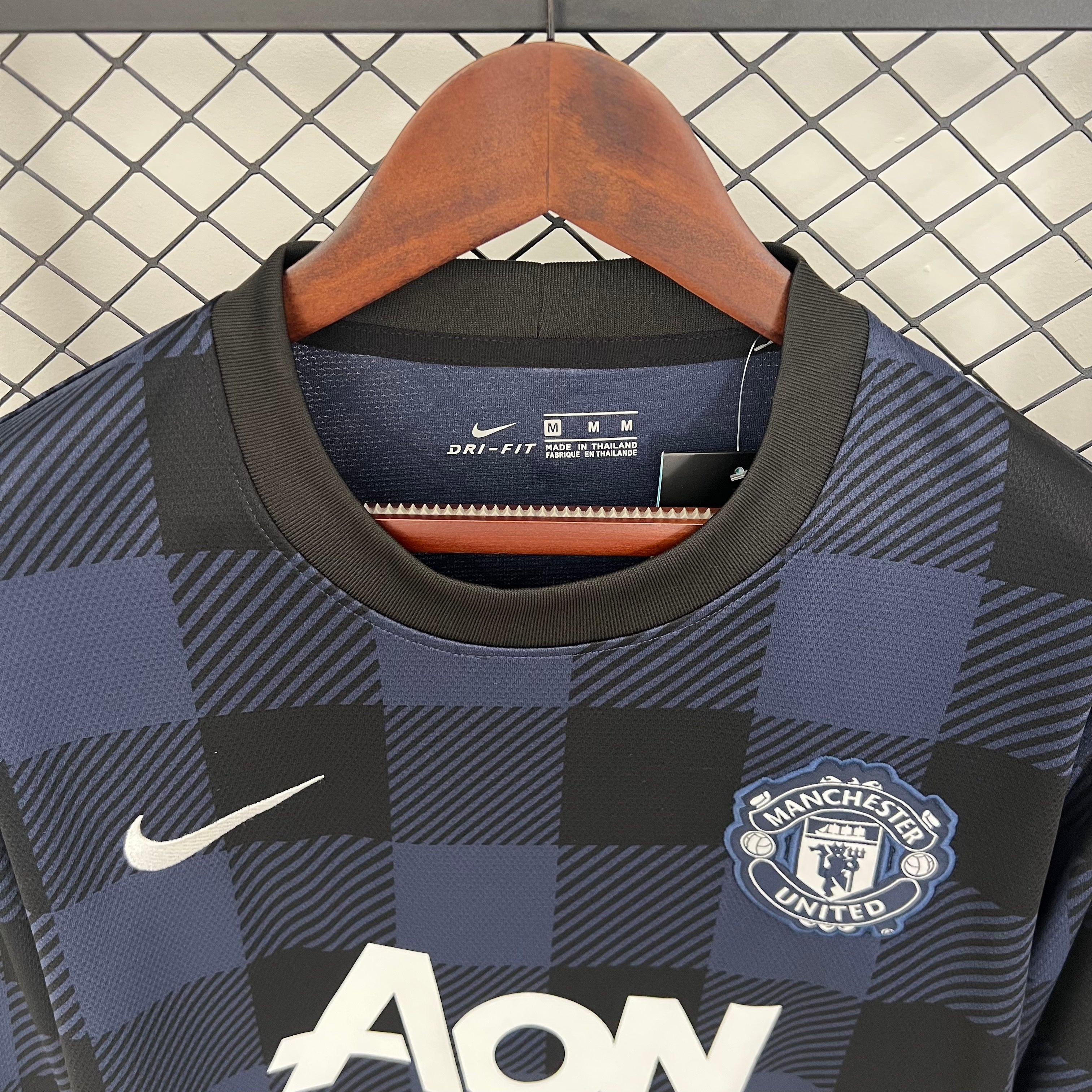 2010s Manchester United Retro Football Shirt | Navy Black Third