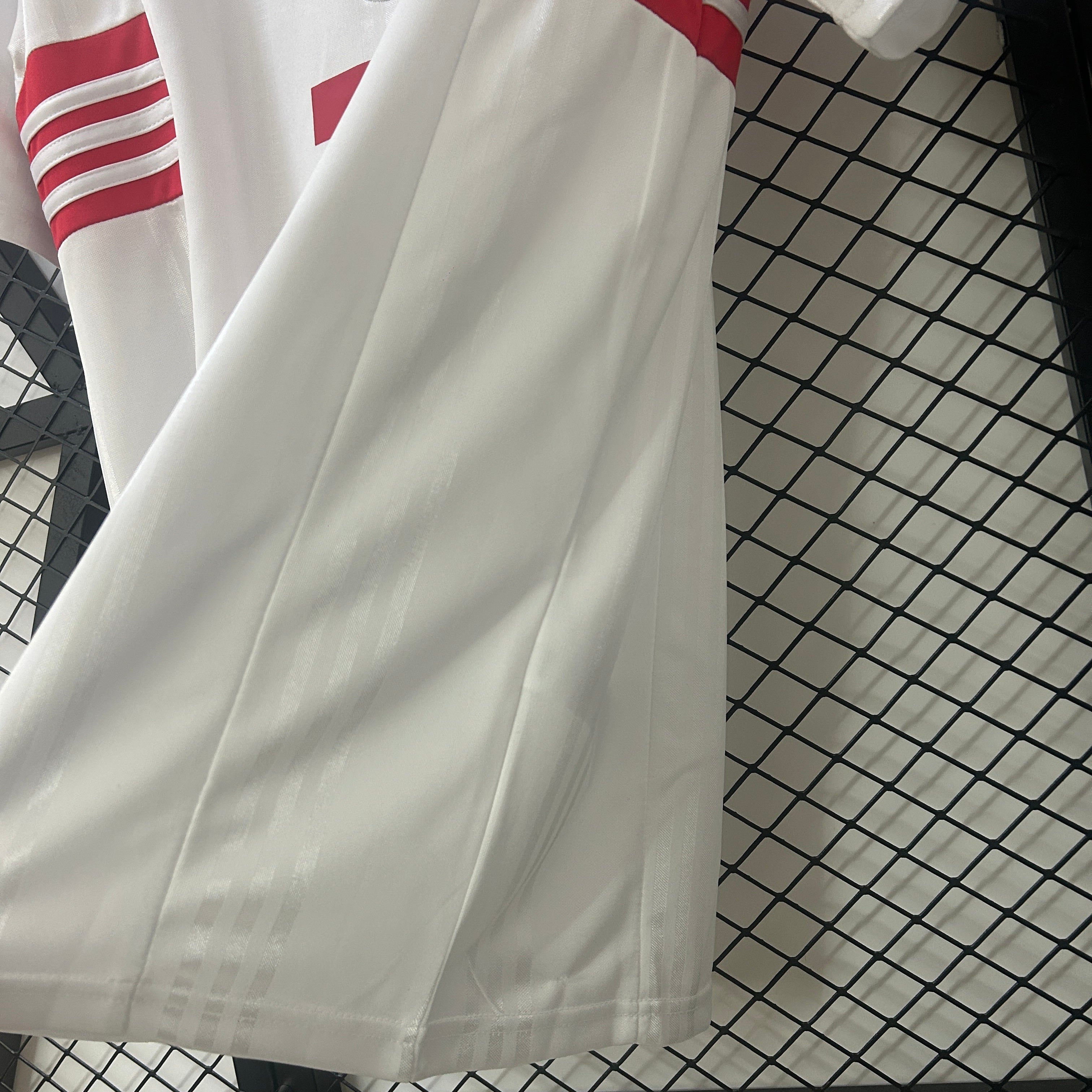1990s Benfica Retro Football Shirt | White Red Home