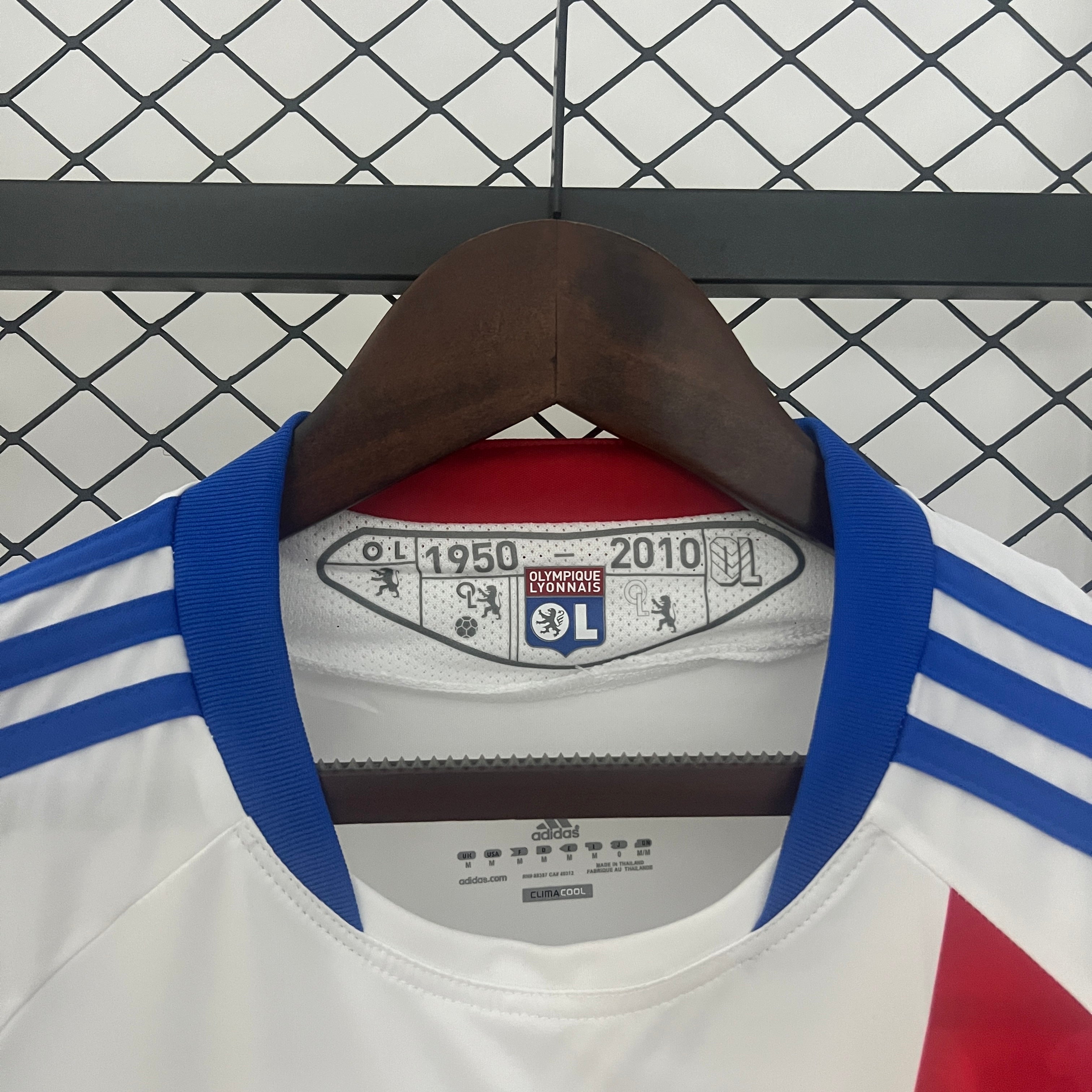 2010s Olympique Lyonnais Retro Football Shirt | White Blue Home