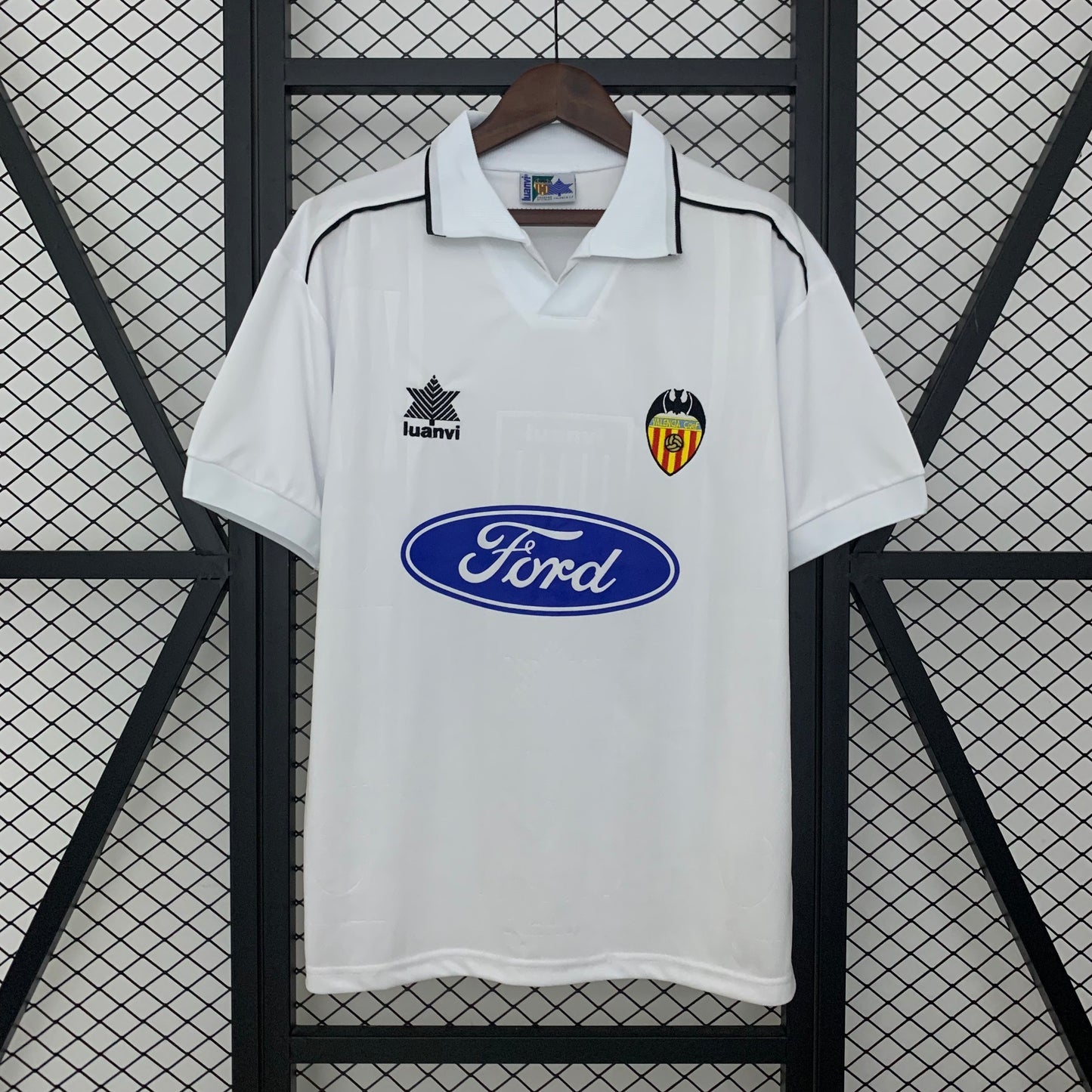 1990s Valencia Retro Football Shirt | White Black Home