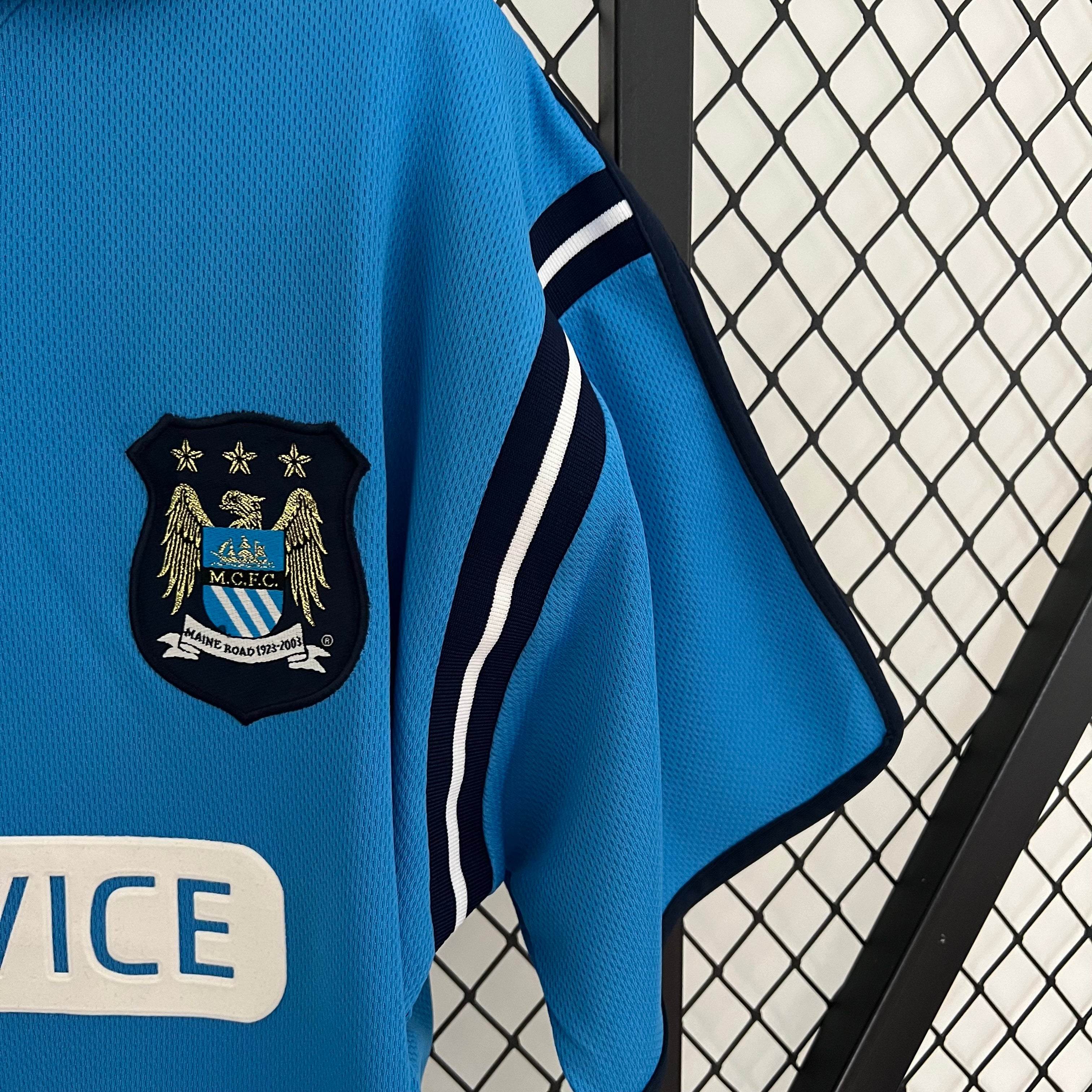 1990s Manchester City Retro Football Shirt | Sky Blue Navy Home