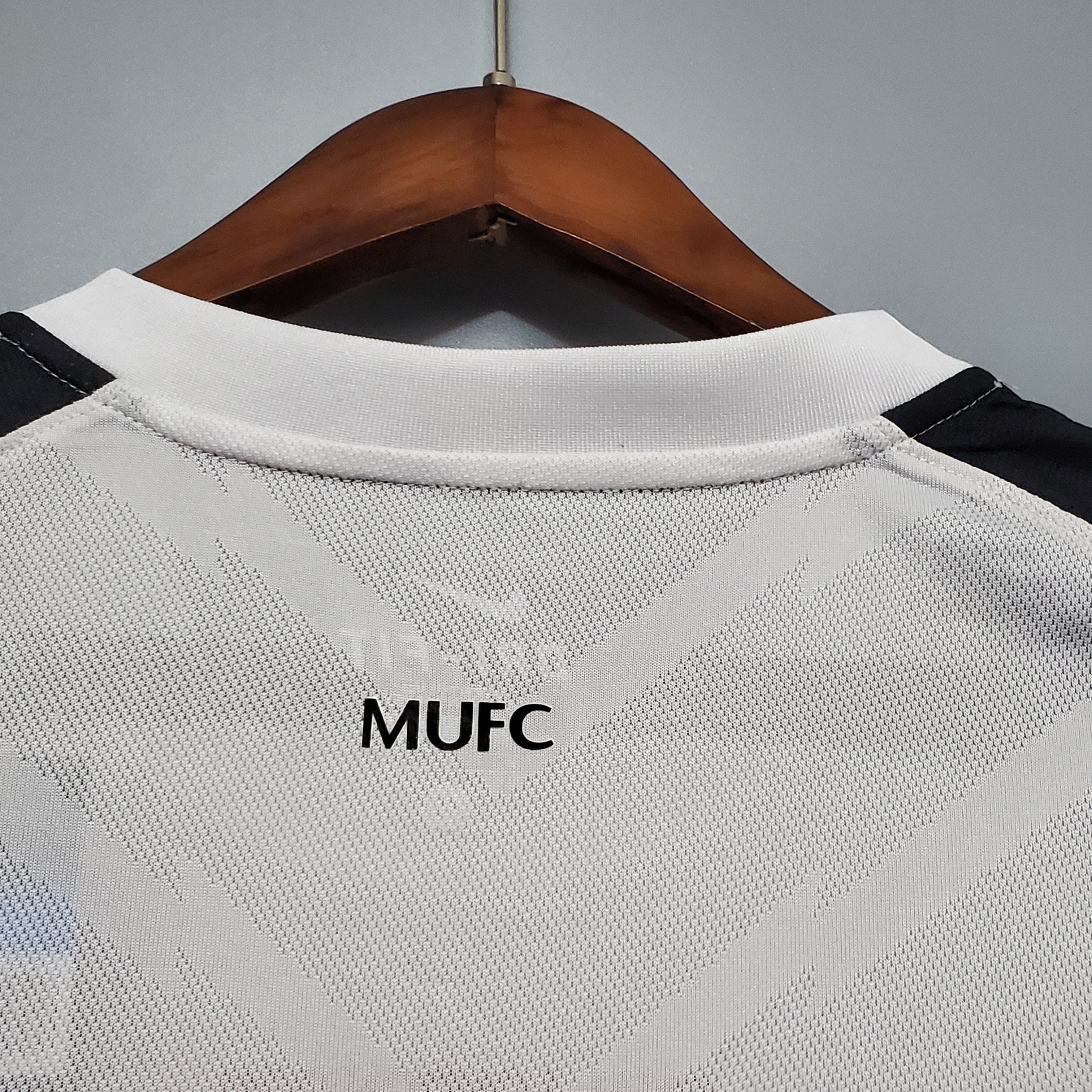 2010s Manchester United Retro Football Shirt | White Red Home