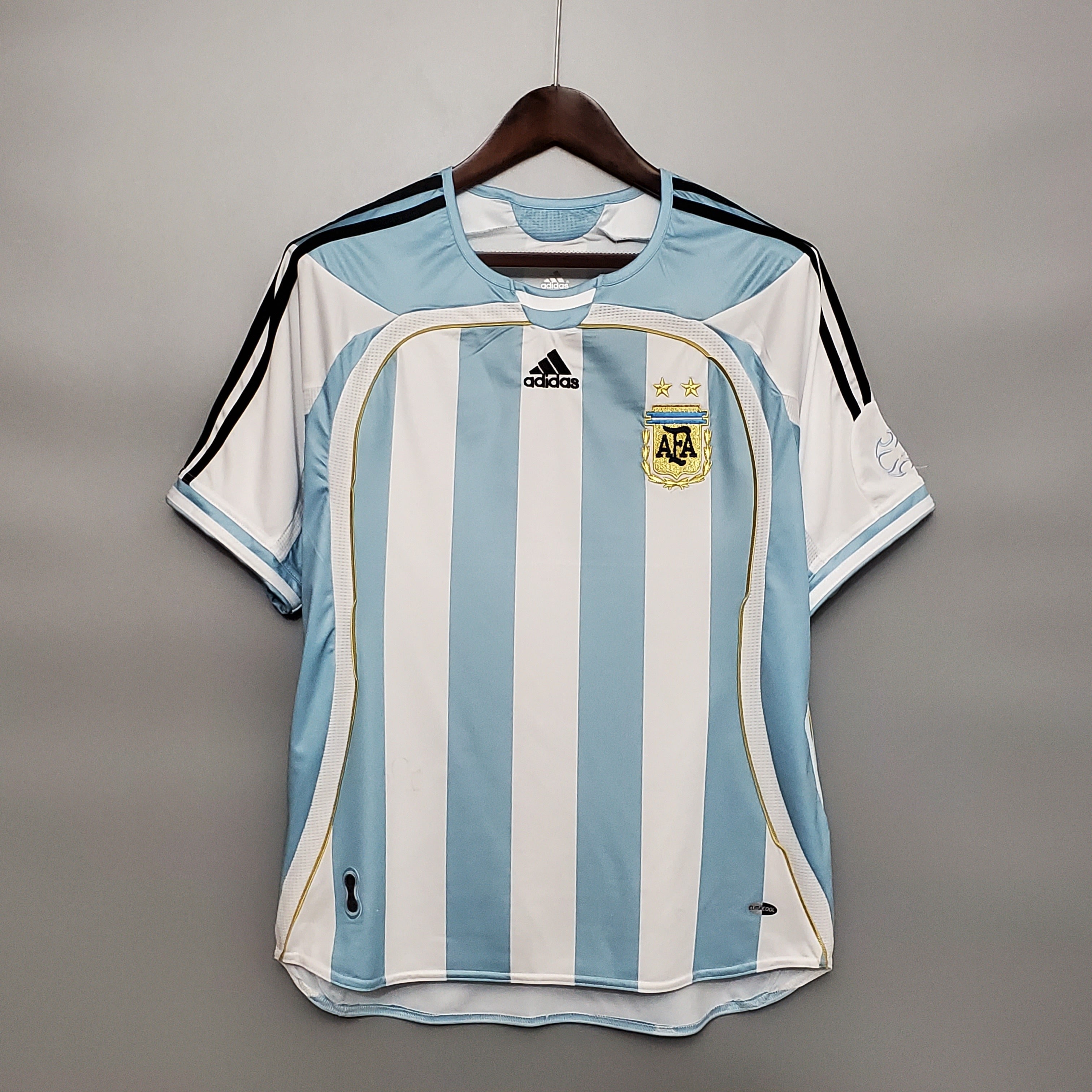 2000s Argentina Retro Football Shirt | Sky Blue White Home