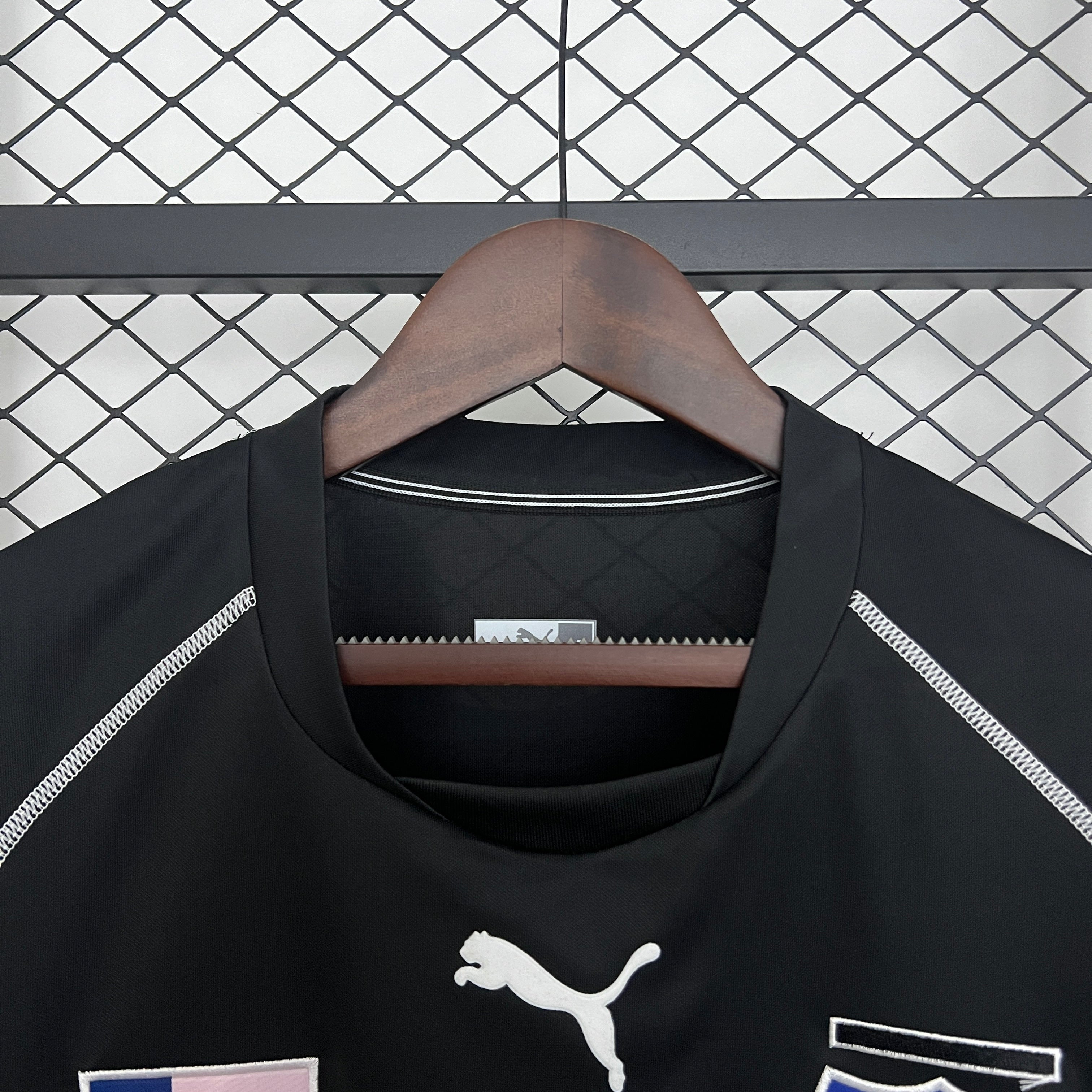 2000s Colo-Colo Retro Football Shirt | Black White Home