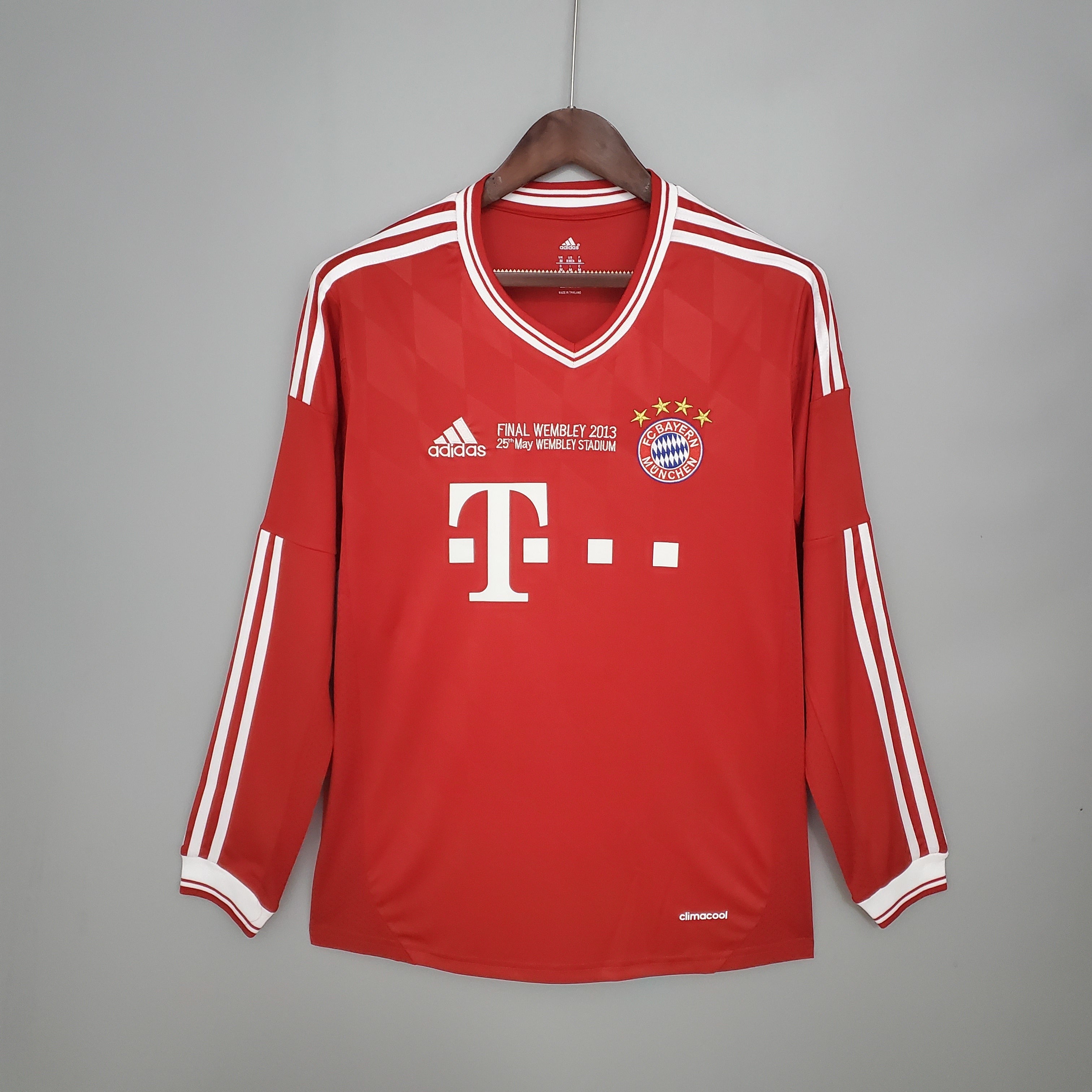 2010s Bayern Munchen Retro Football Shirt | Red White Home