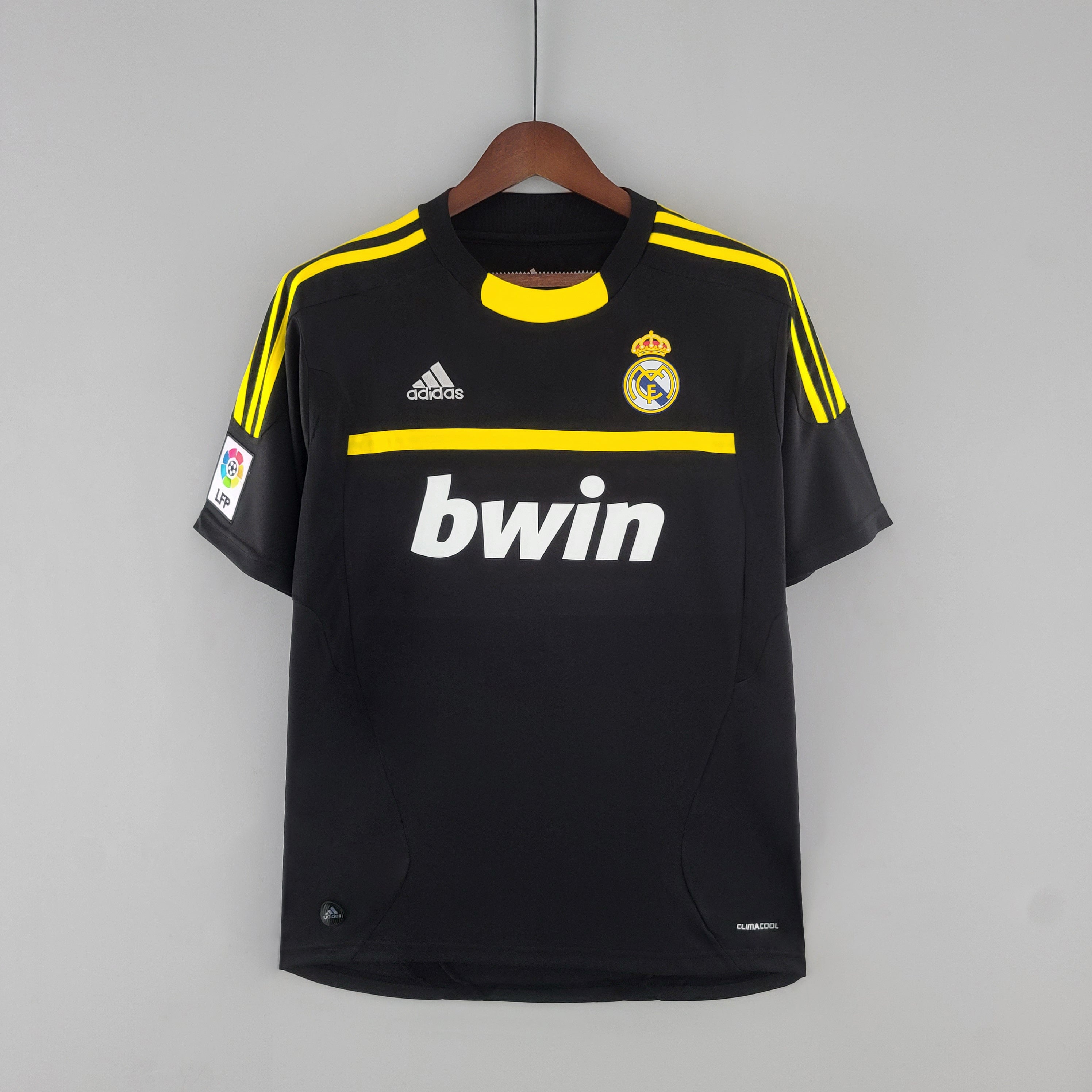 2010s Real Madrid Retro Football Shirt | Black Yellow Away