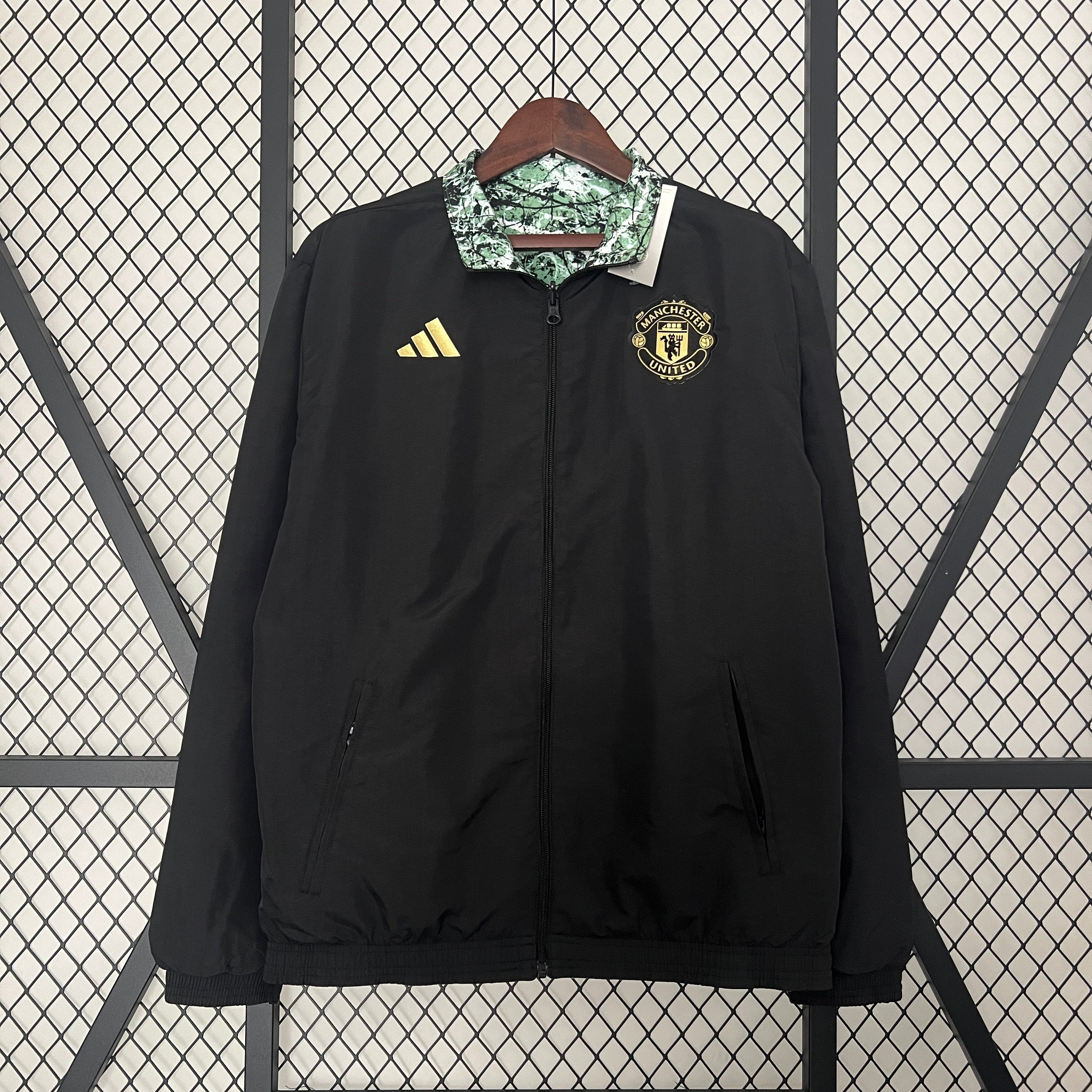 Manchester United 23/24 Reversible Jacket