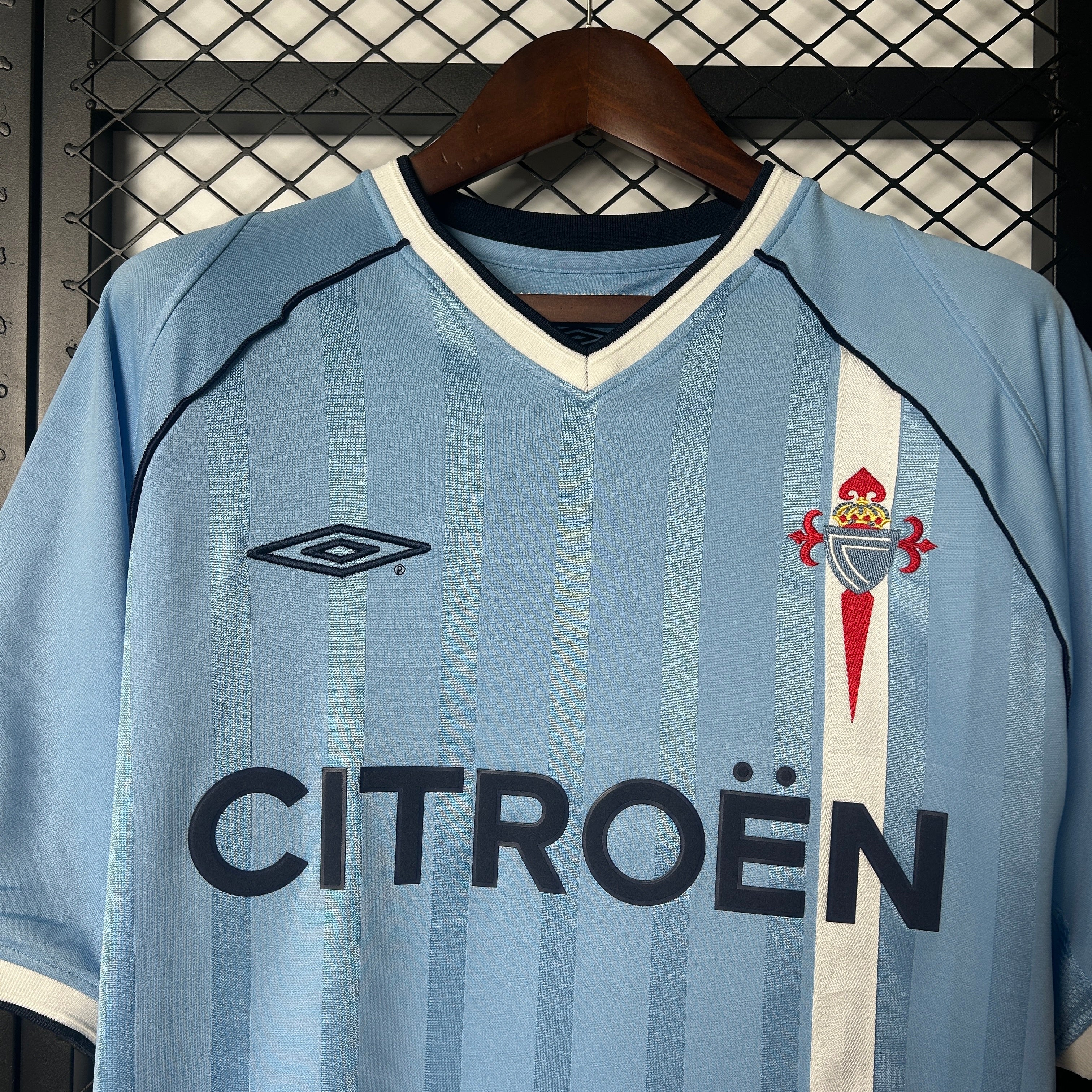 1990s Celta Vigo Retro Football Shirt | Sky Blue White Home