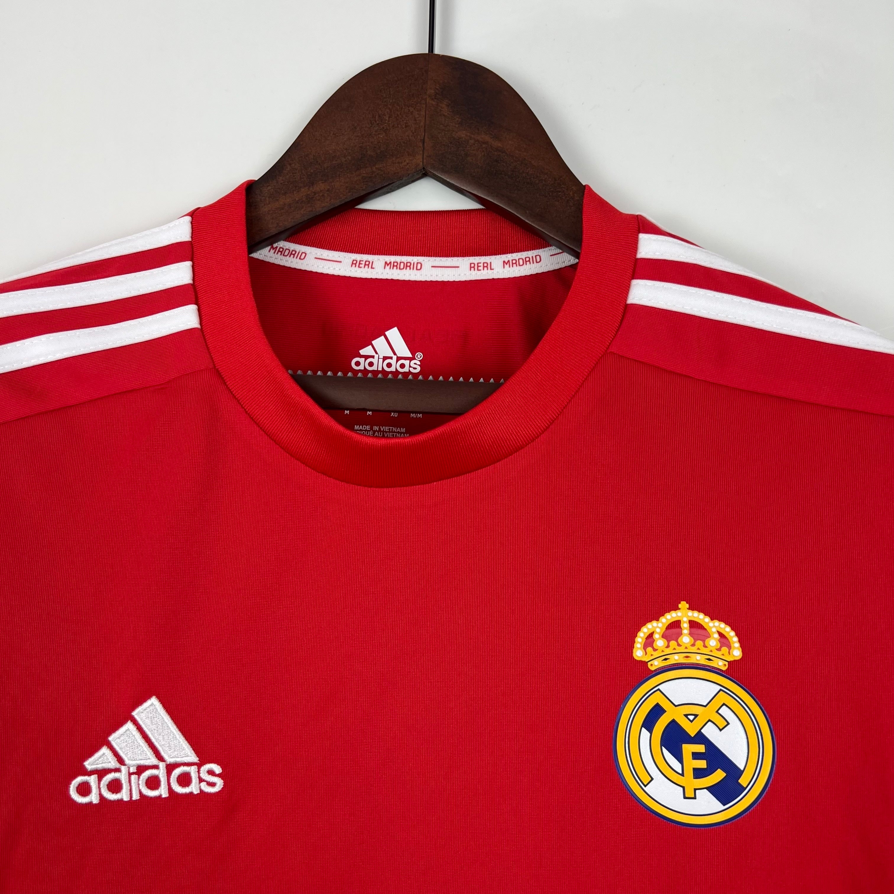 2000s Real Madrid Retro Football Shirt | Red White Home
