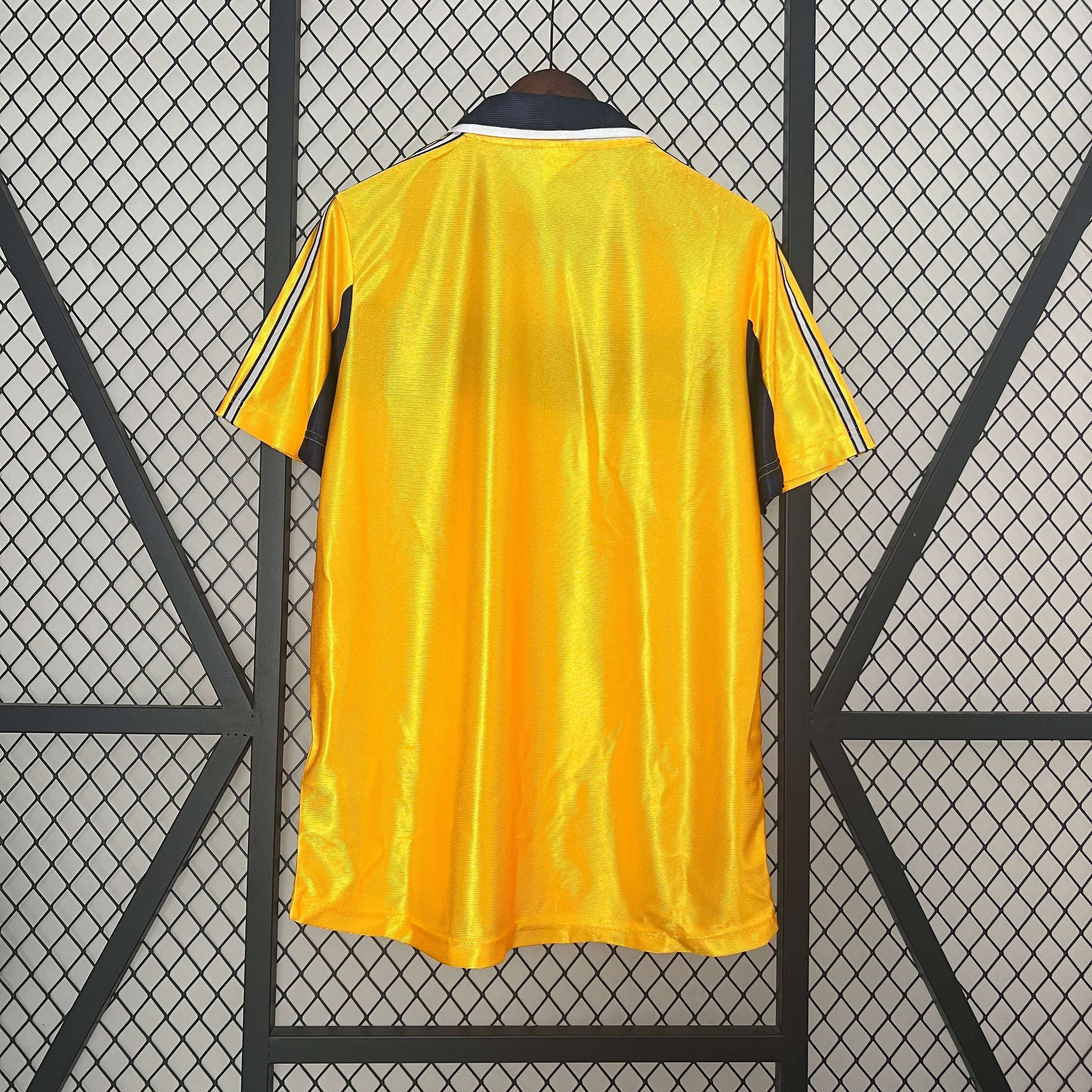 1990s Real Sociedad Retro Football Shirt | Yellow Black Home
