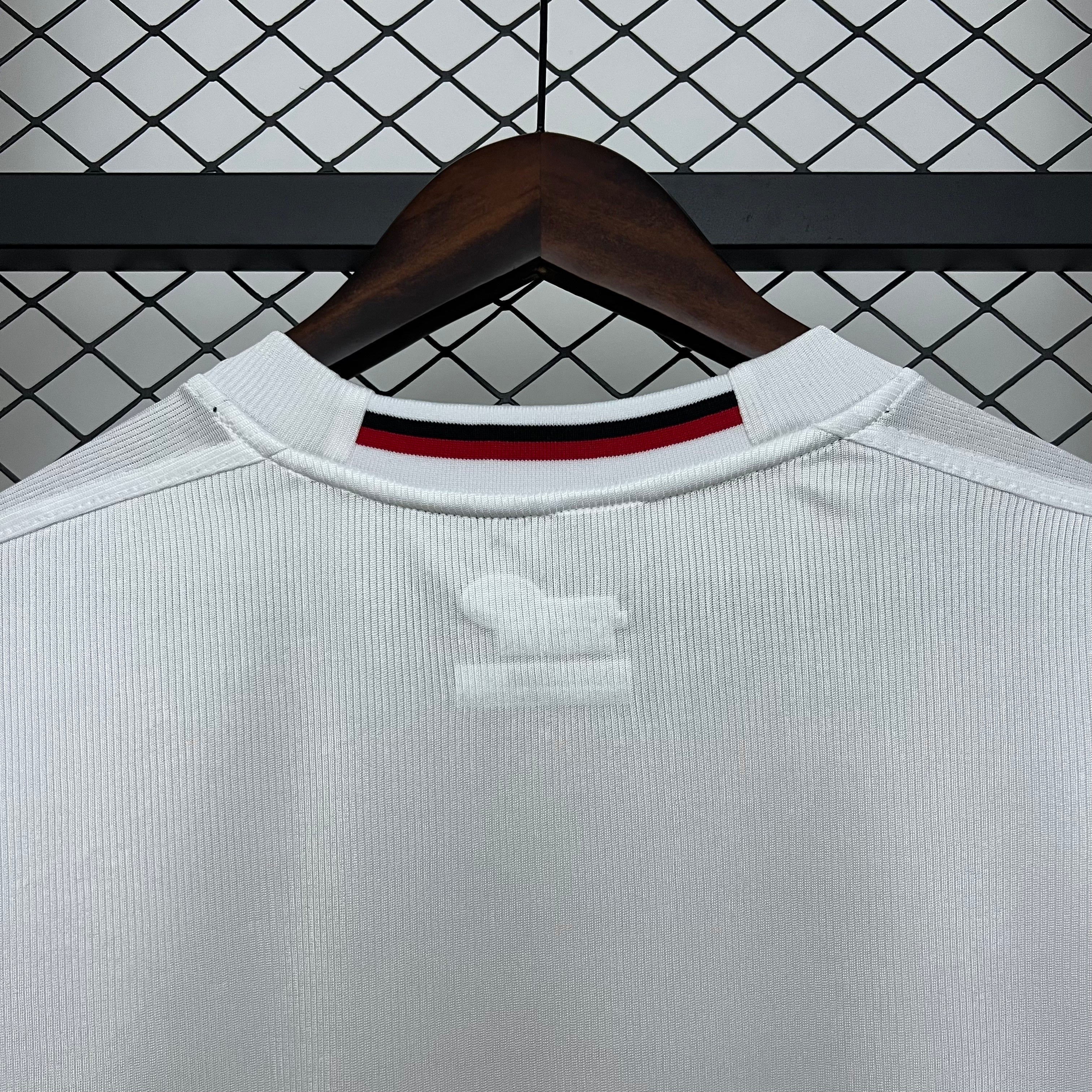 2000s Real Mallorca Retro Football Shirt | White Red Home