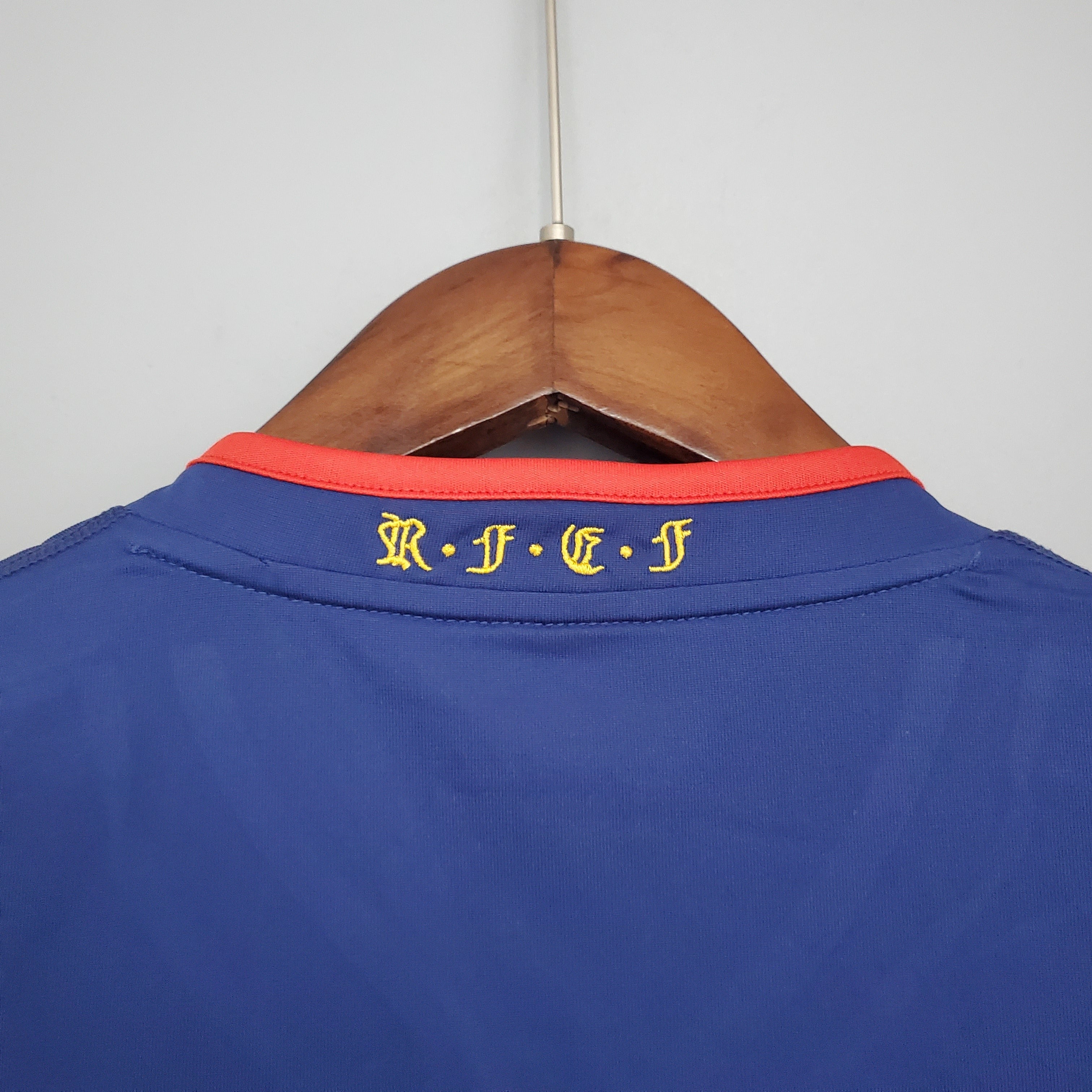 2000s Spain Retro Football Shirt | Blue Red Home