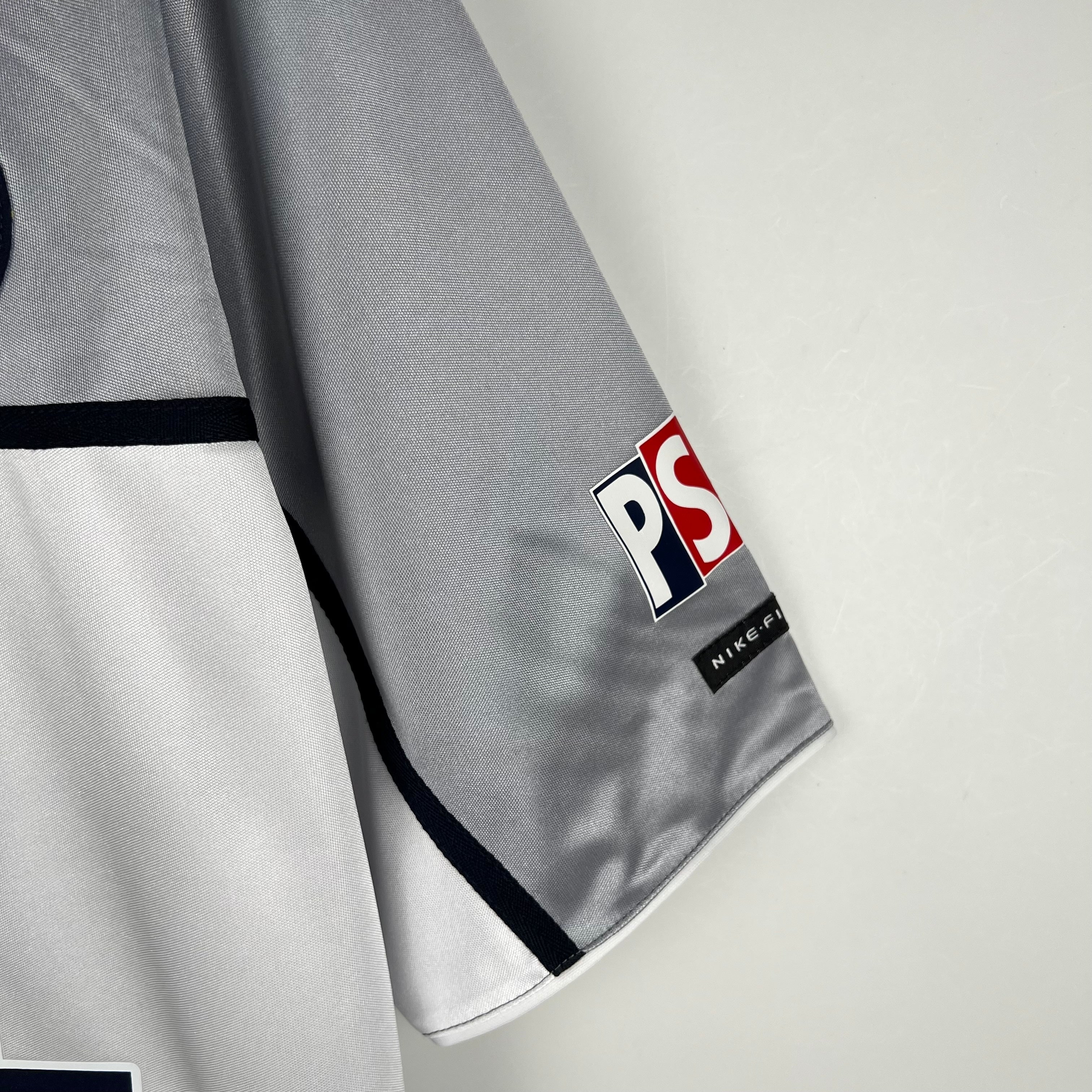 1990s Paris Saint-Germain Retro Football Shirt | Grey White Home